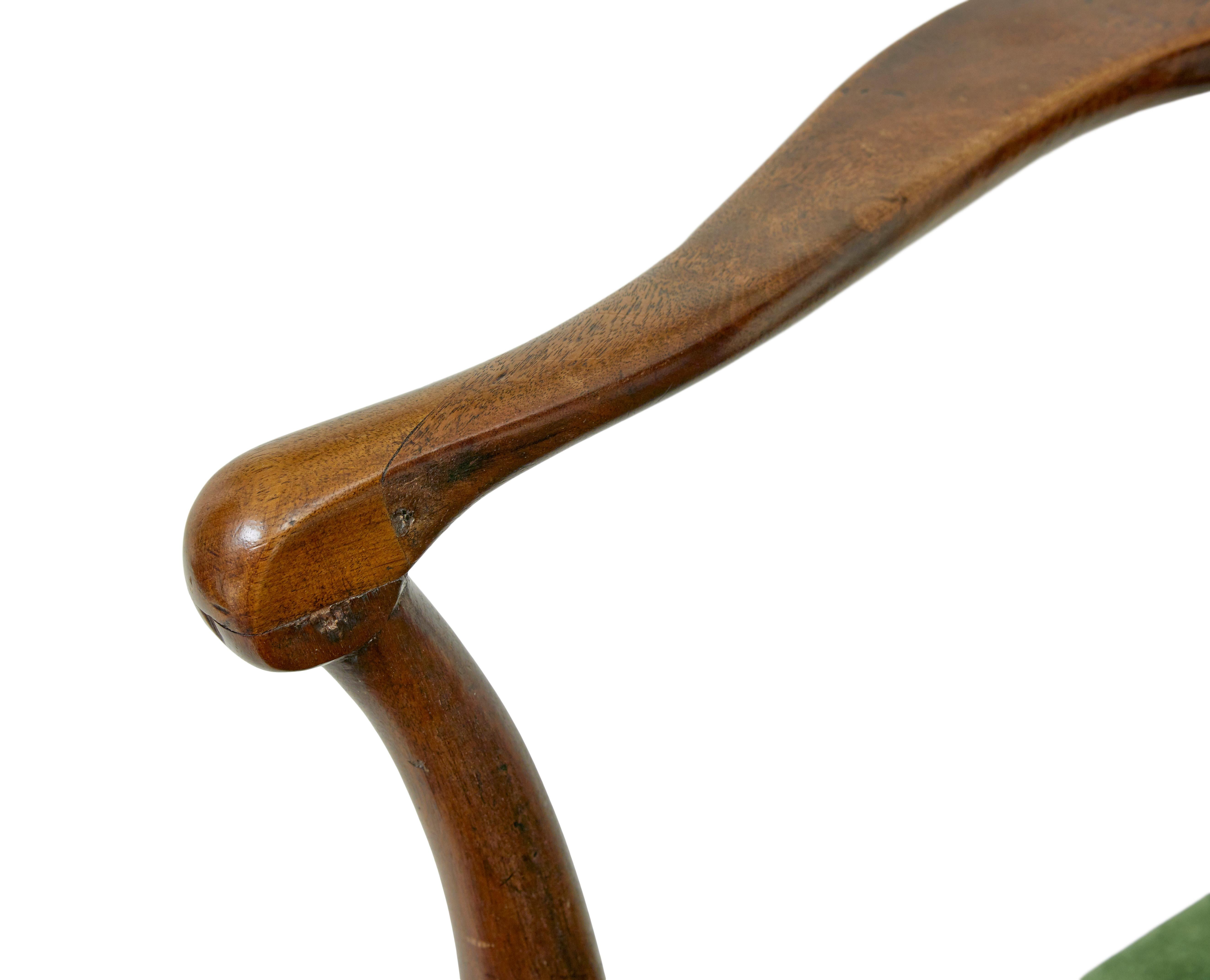 18th century English walnut study armchair in vendita 2