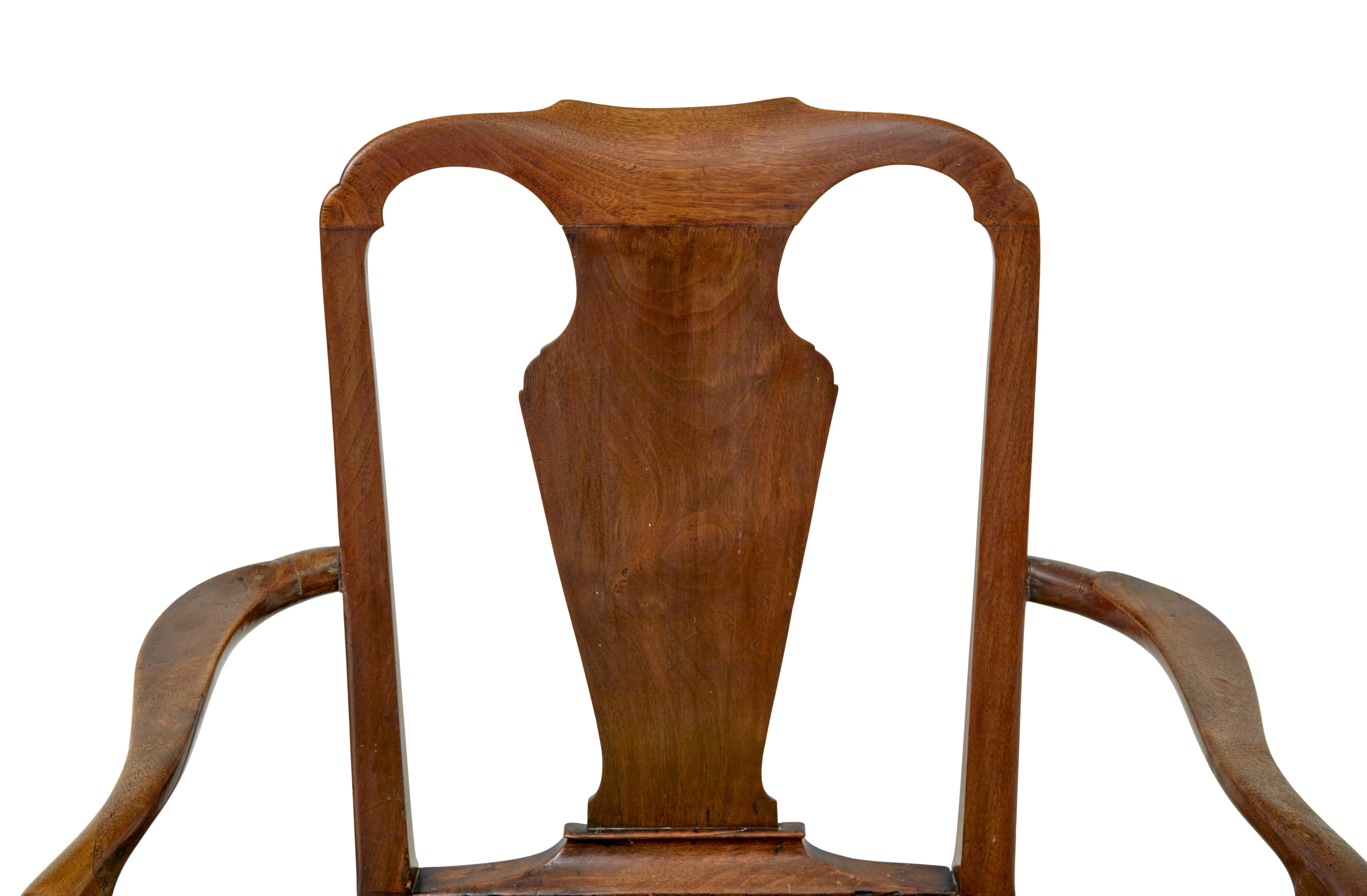 18th century English walnut study armchair in vendita 1