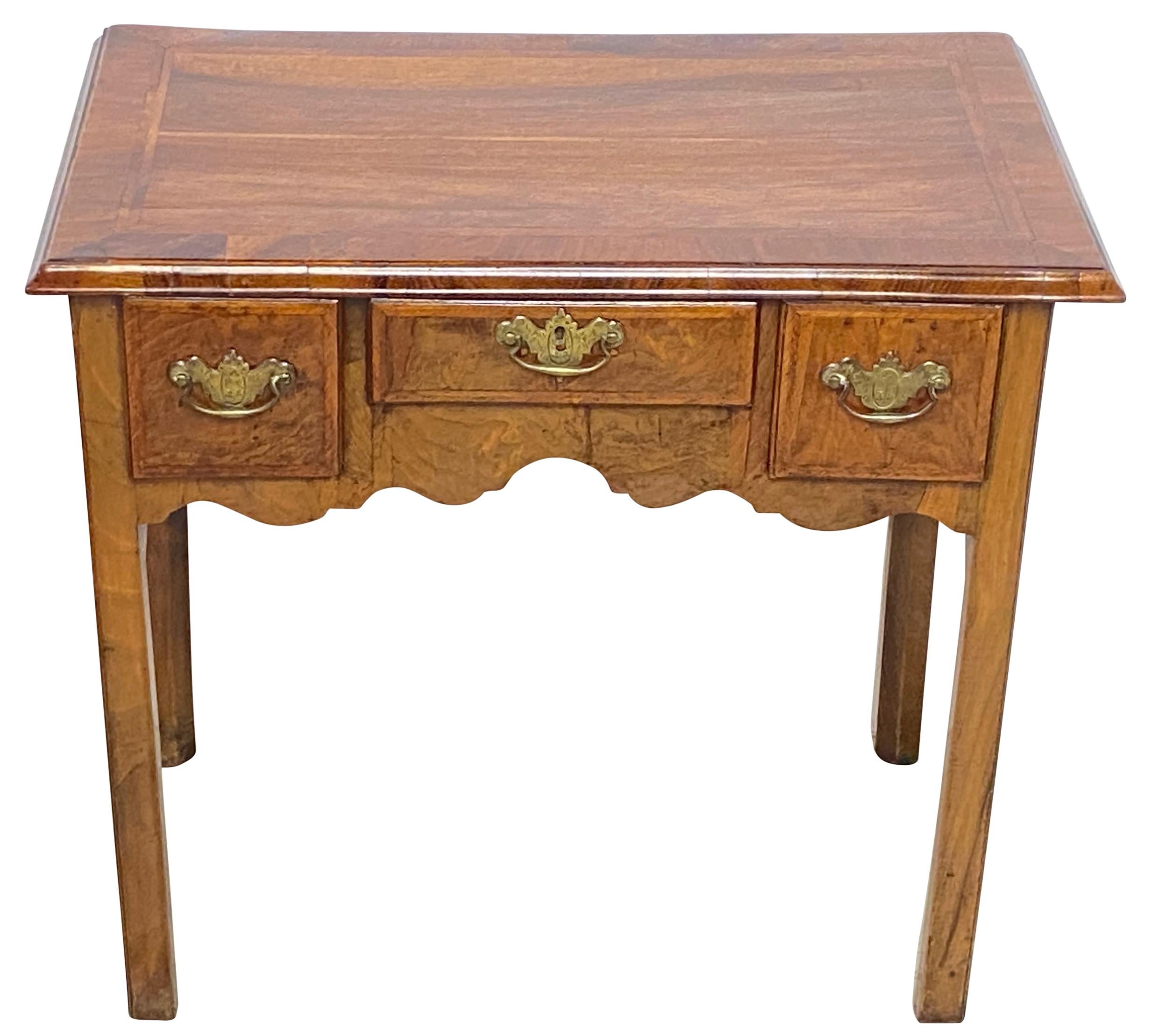 Georgian 18th Century English Walnut Writing Table Desk / Dressing Table For Sale