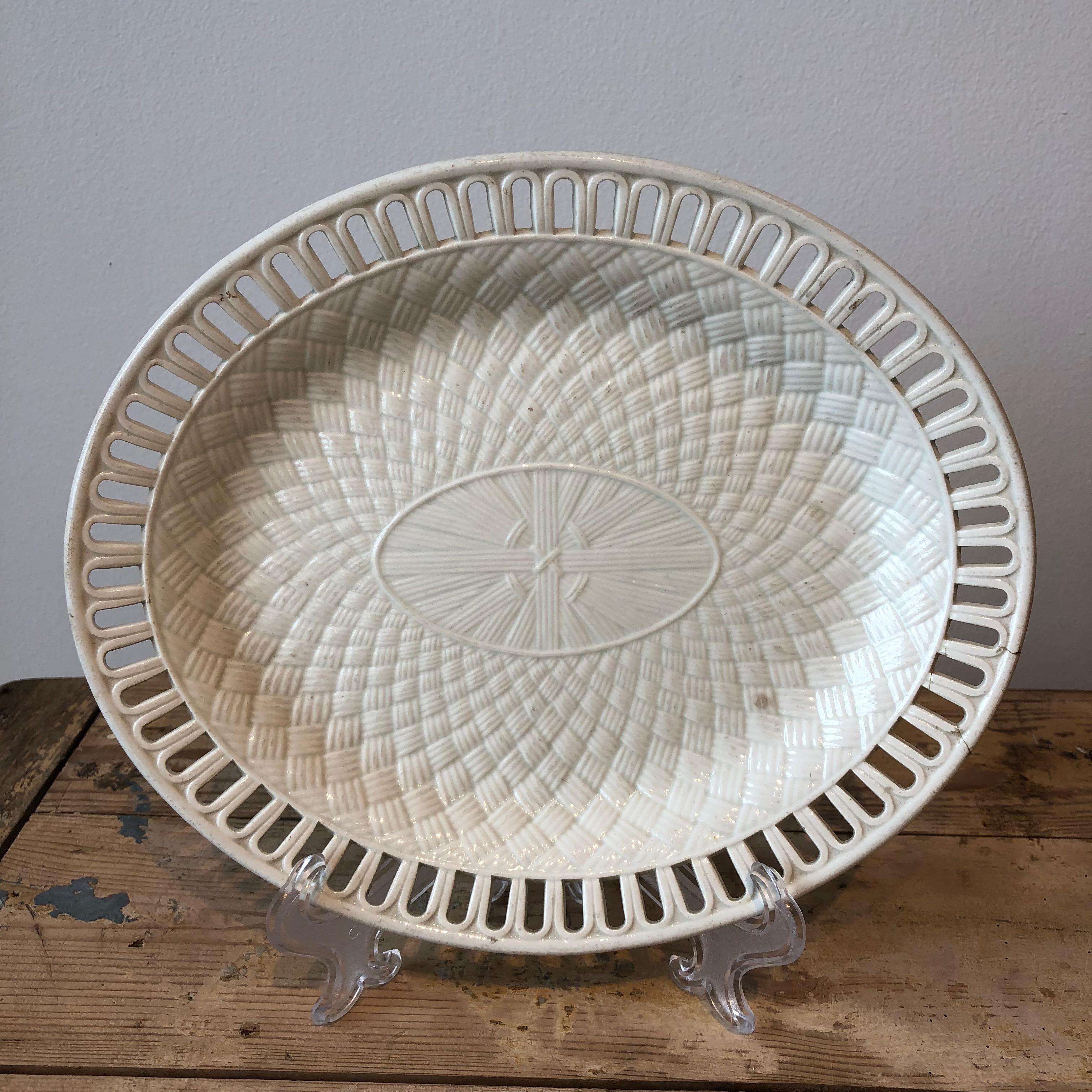 18th century English Wedgwood cream ware platter, circa 1785.