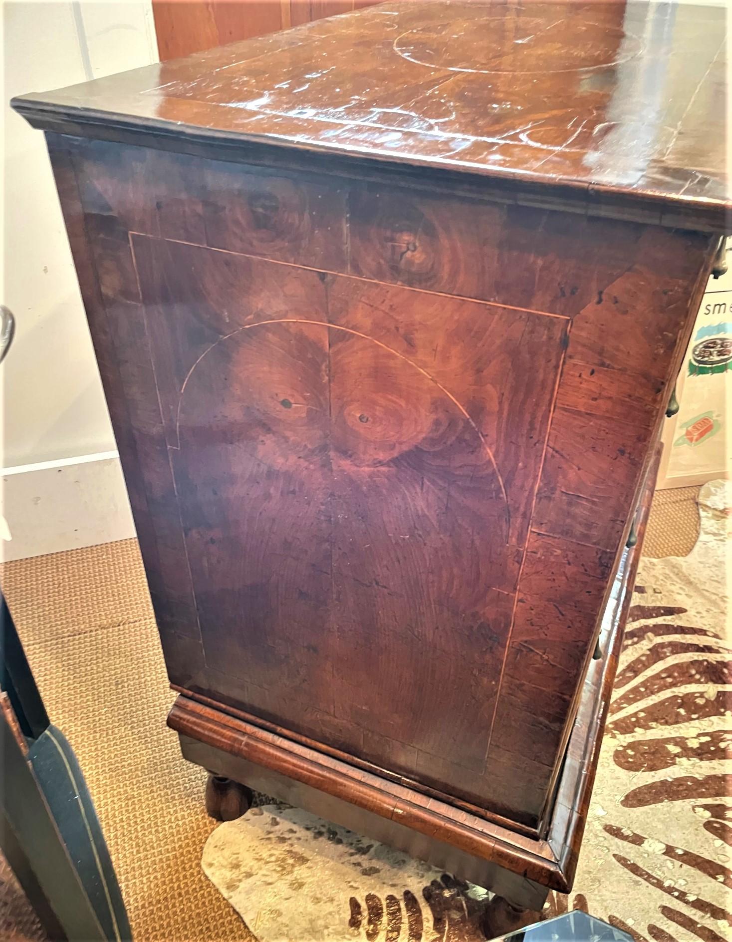 18th Century English William and Mary Chest of Drawers  In Good Condition For Sale In Mt Kisco, NY