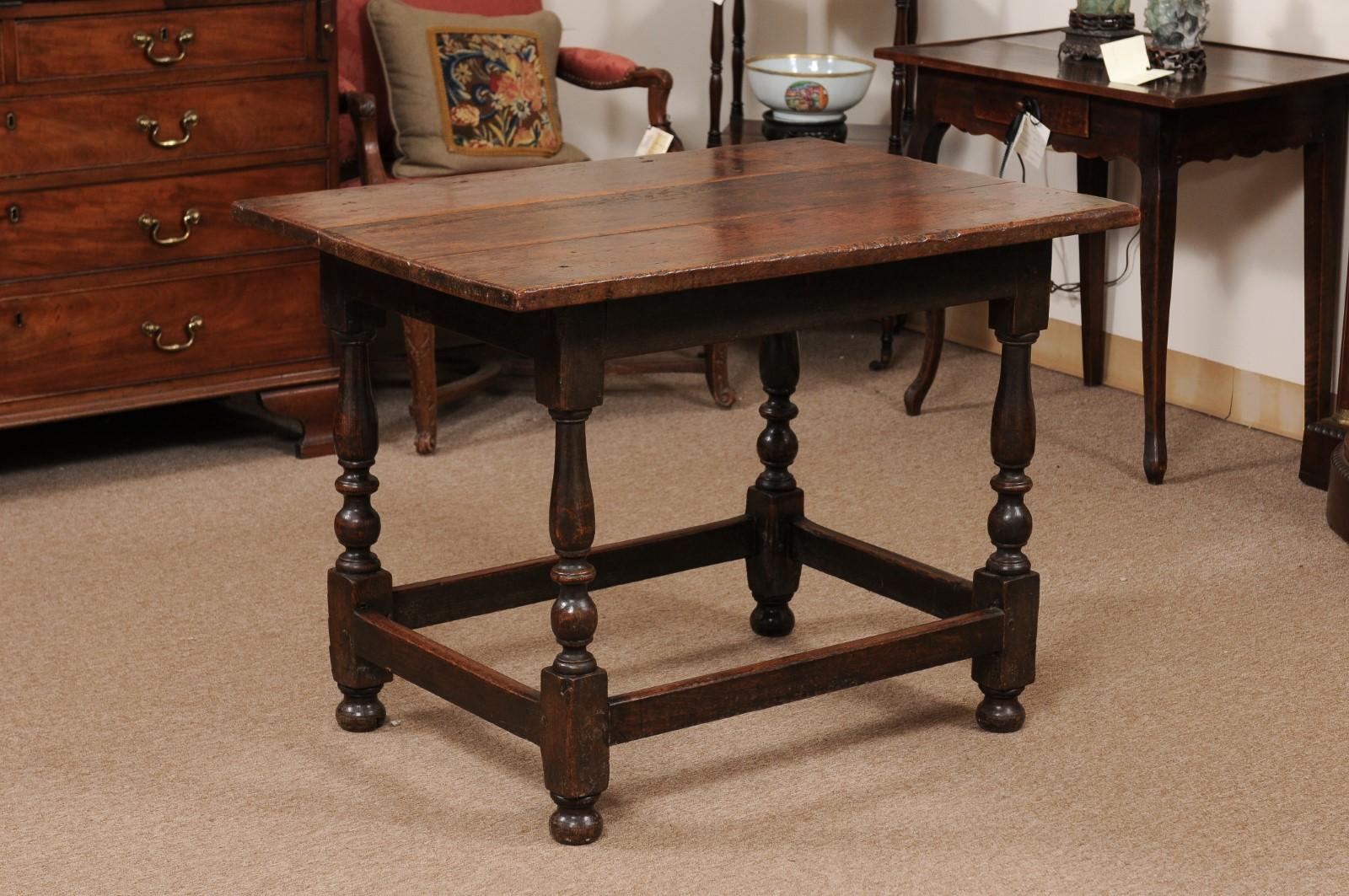 18th Century English William & Mary Oak Tavern Table with Turned Legs For Sale 7