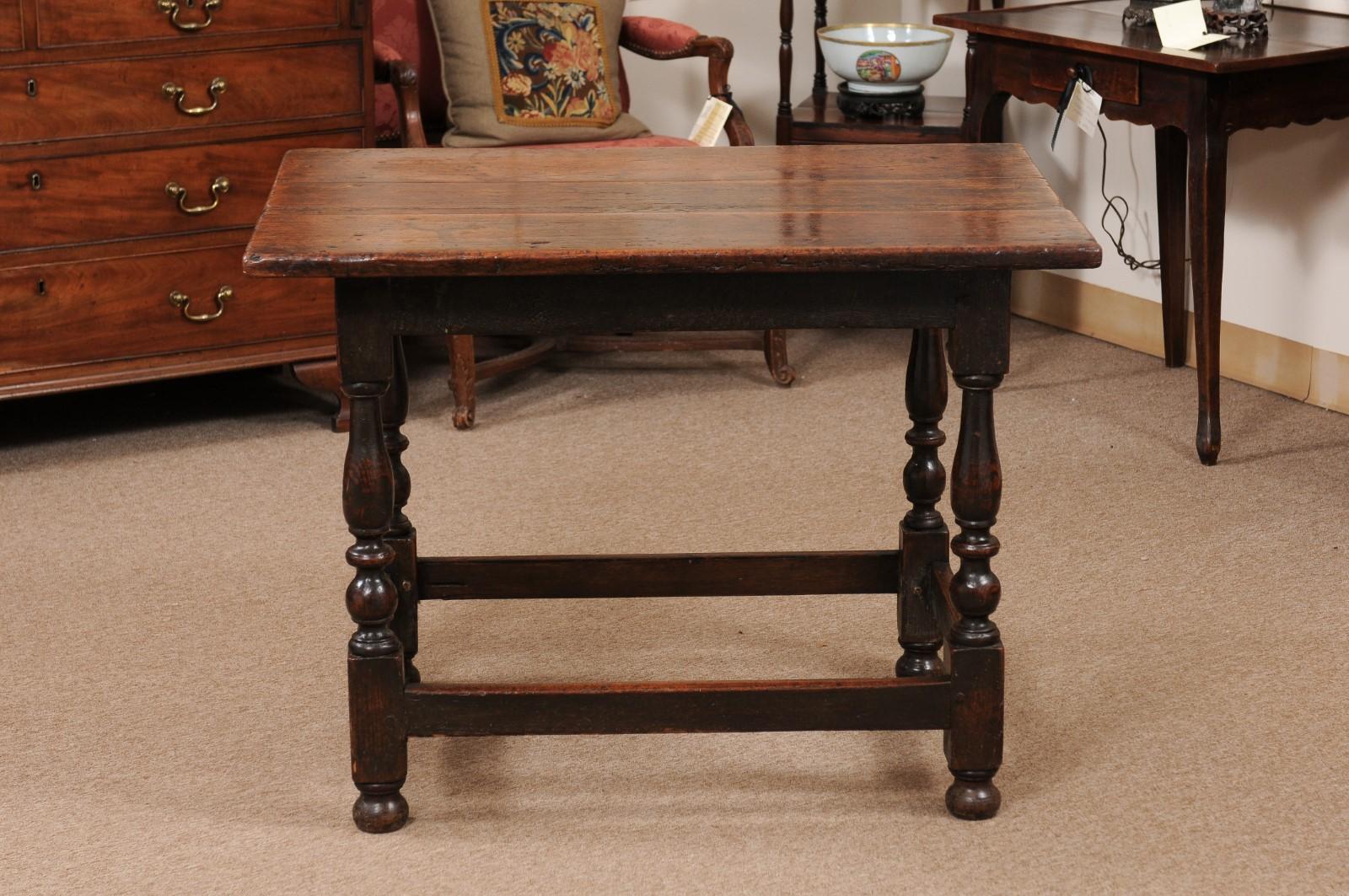 18th Century English William & Mary Oak Tavern Table with Turned Legs For Sale 10