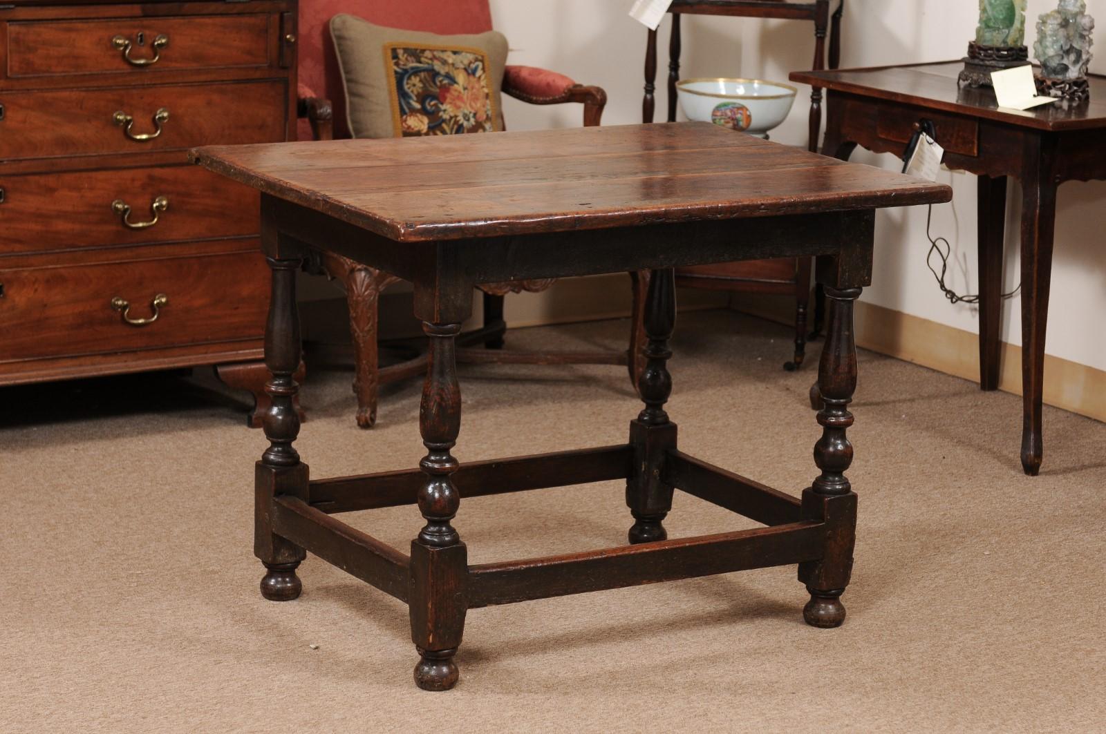 18th Century and Earlier 18th Century English William & Mary Oak Tavern Table with Turned Legs For Sale
