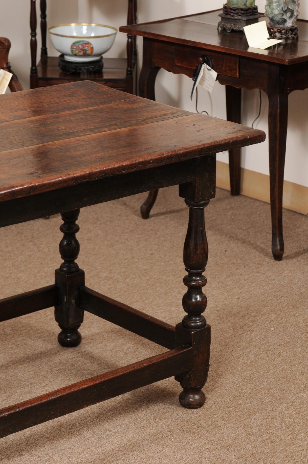 18th Century English William & Mary Oak Tavern Table with Turned Legs For Sale 2