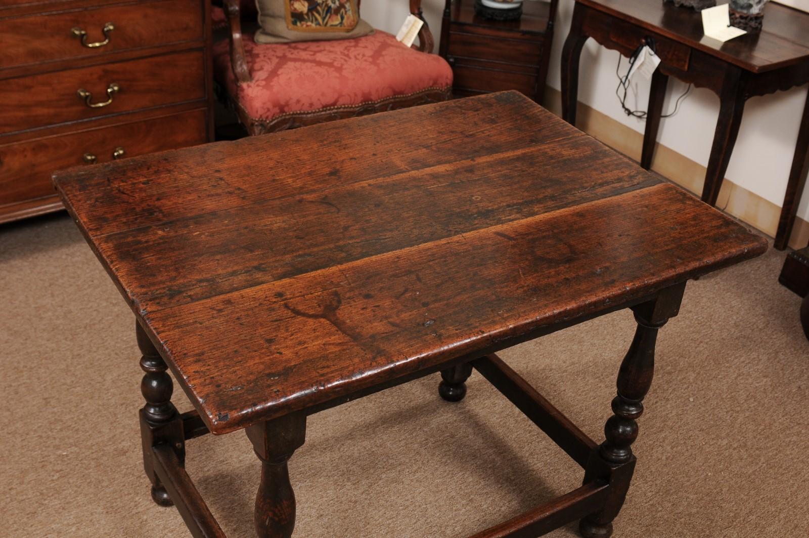 18th Century English William & Mary Oak Tavern Table with Turned Legs For Sale 3