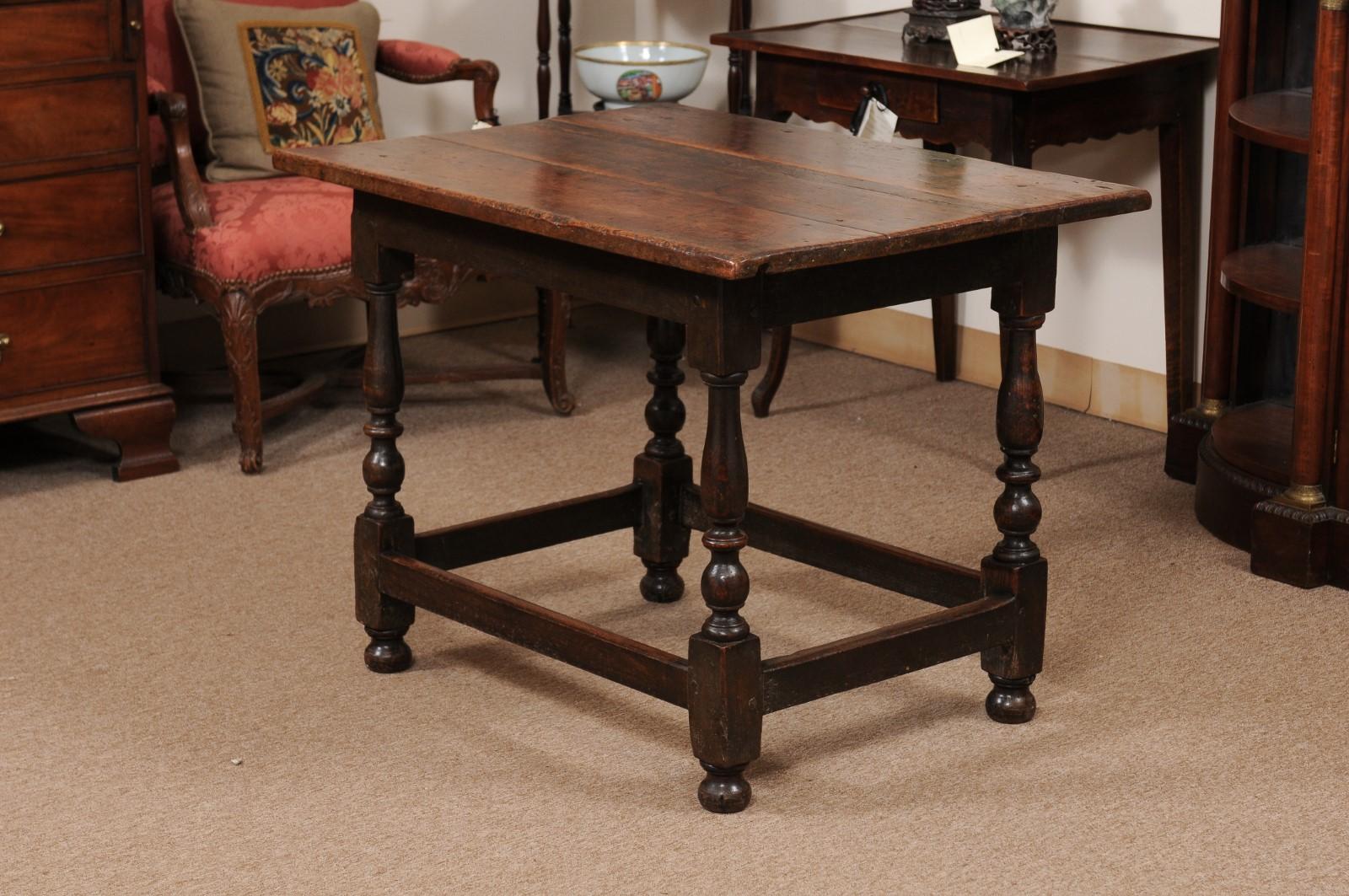 18th Century English William & Mary Oak Tavern Table with Turned Legs For Sale 5