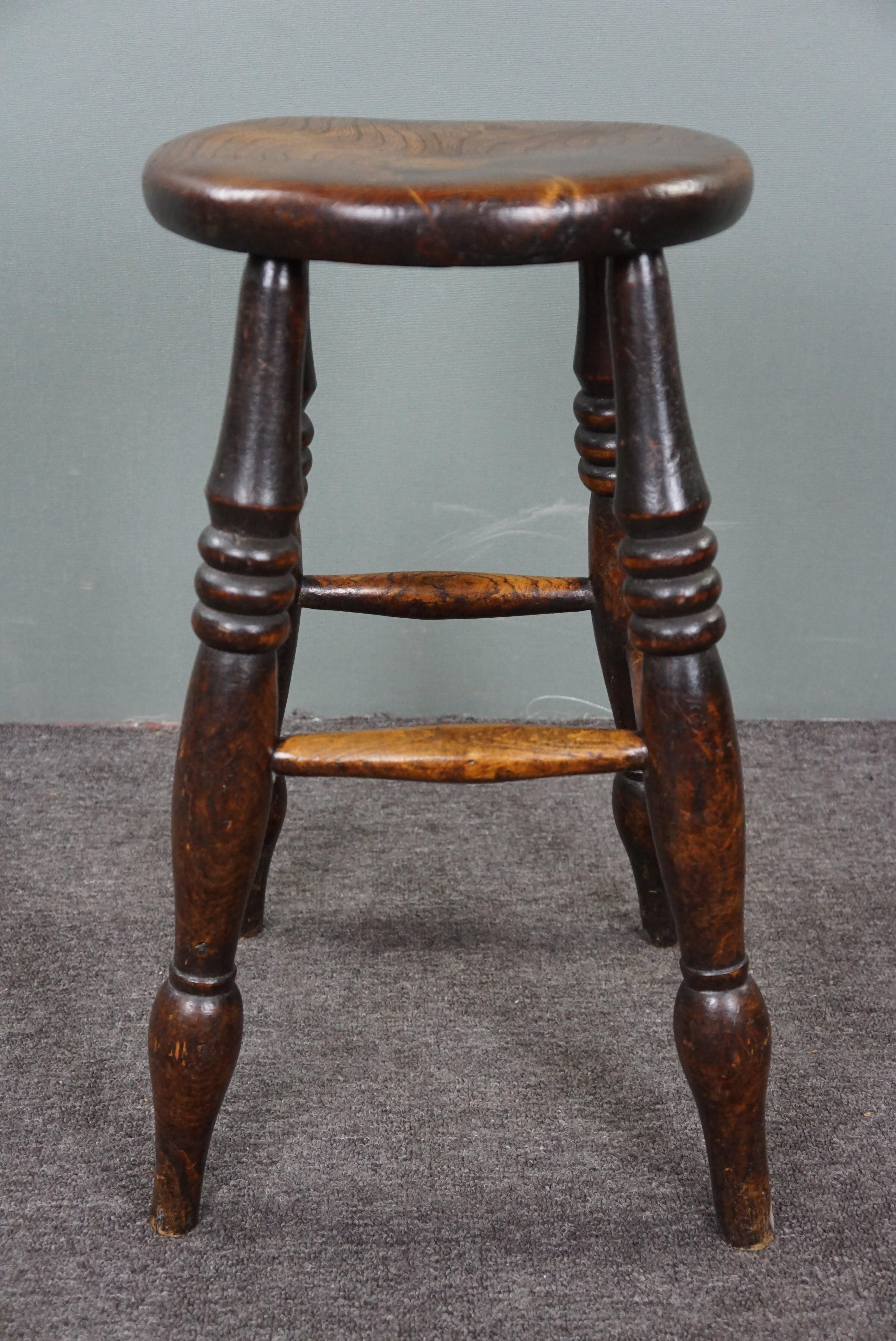 18th-century English Windsor Stool in very good condition In Good Condition For Sale In Harderwijk, NL