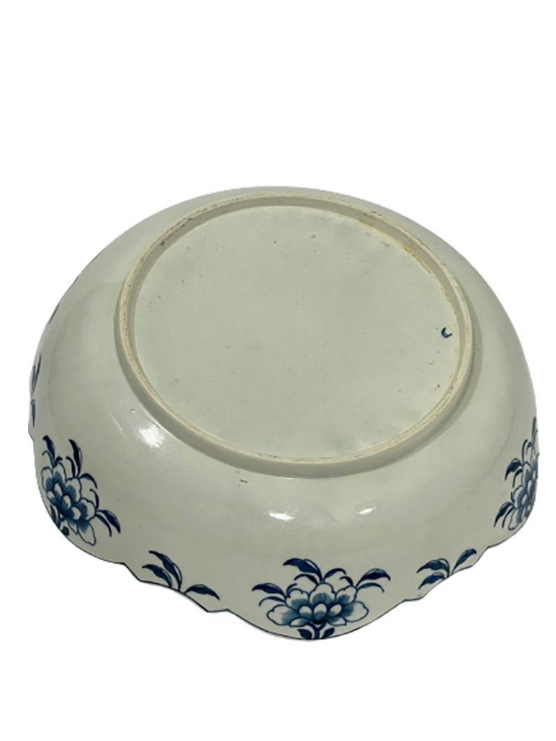 18th Century English Worcester Bowl In Good Condition For Sale In Delft, NL