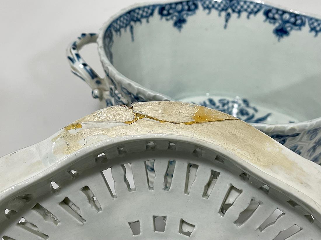 Dos cestos con tapa de porcelana Worcester inglesa del siglo XVIII, ca. 1770 en venta 5