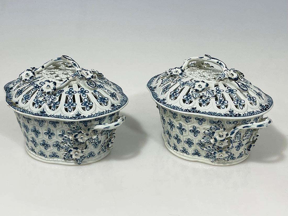 Dos cestos con tapa de porcelana Worcester inglesa del siglo XVIII, ca. 1770 Británico en venta