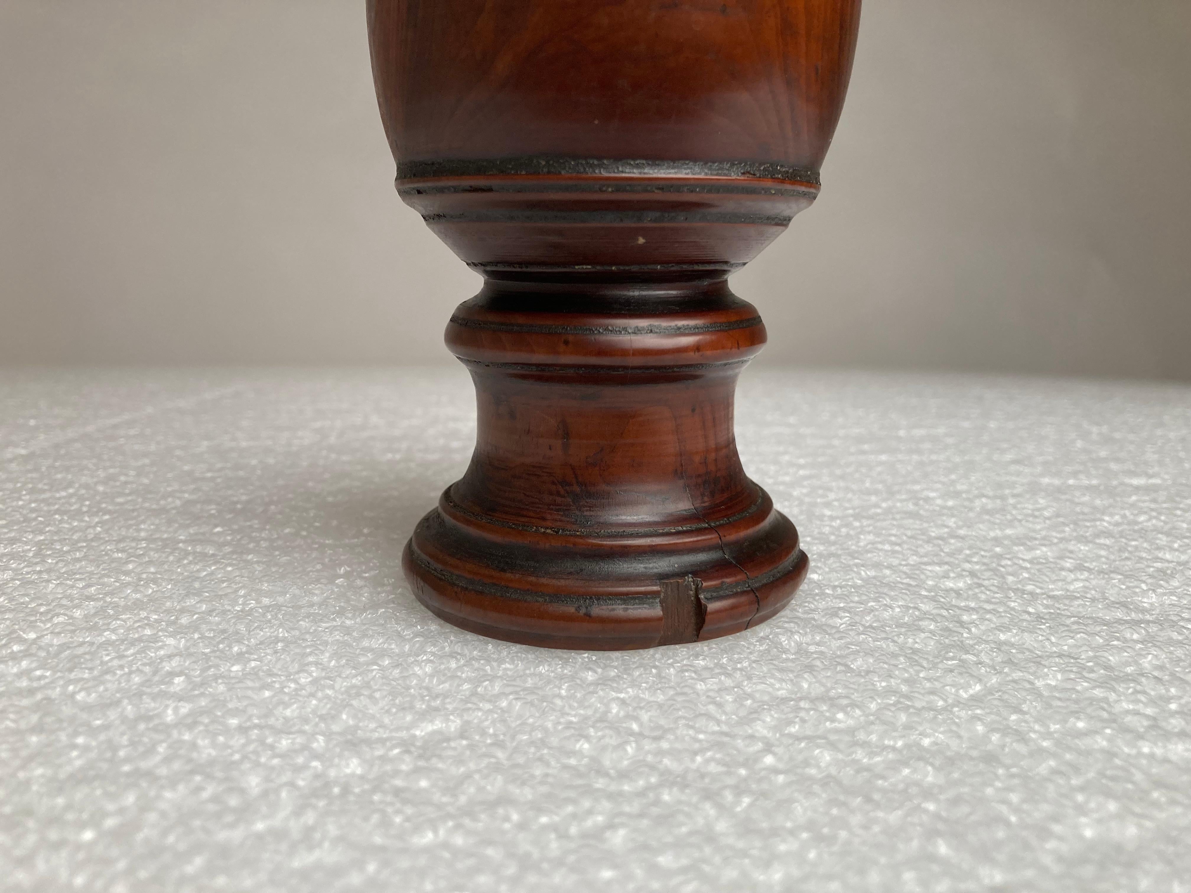 Georgian 18th Century English Treen Yew Wood Mortar and Pestle  For Sale