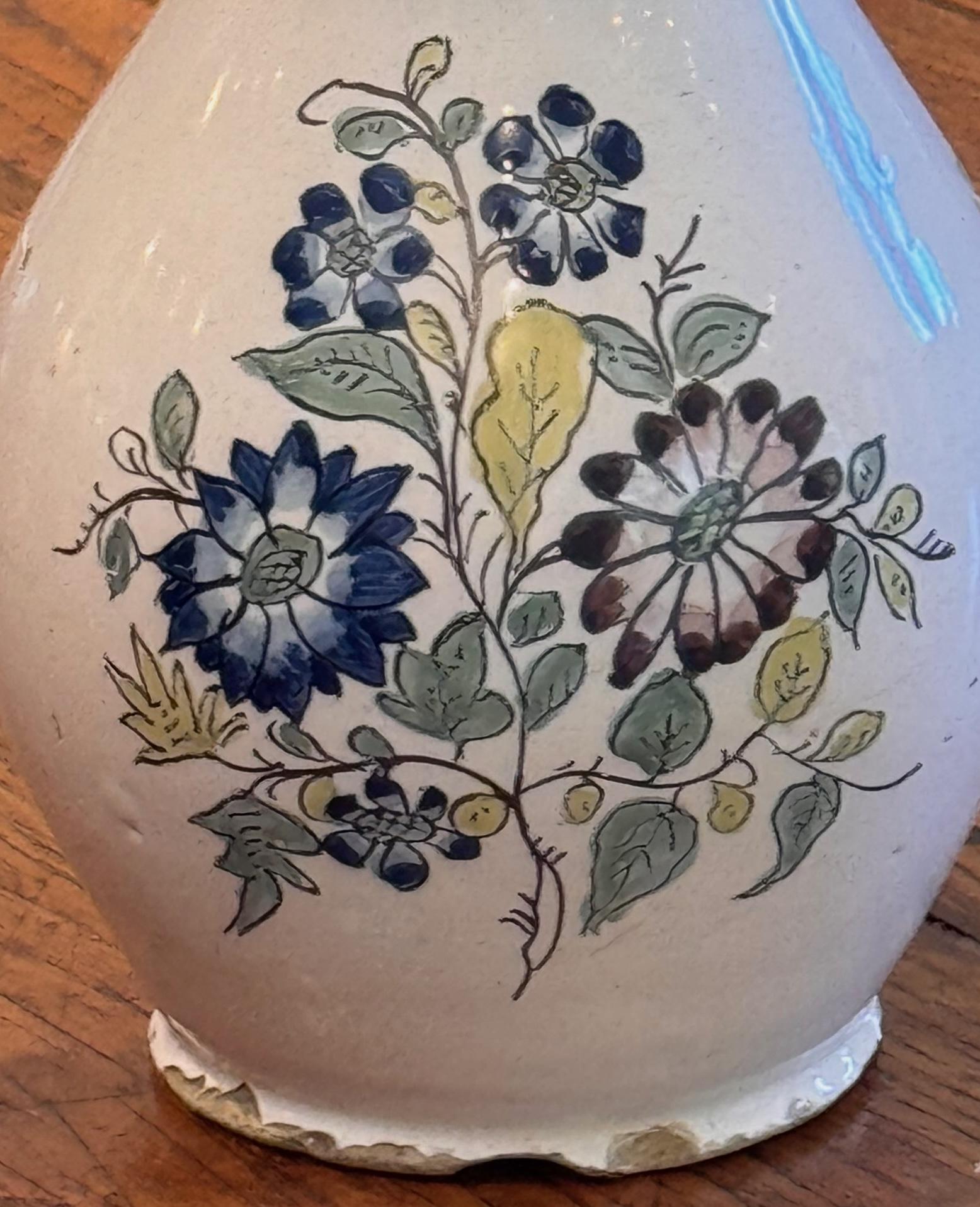 Fayence-Topf mit Deckel aus dem 18. im Zustand „Gut“ im Angebot in Charlottesville, VA