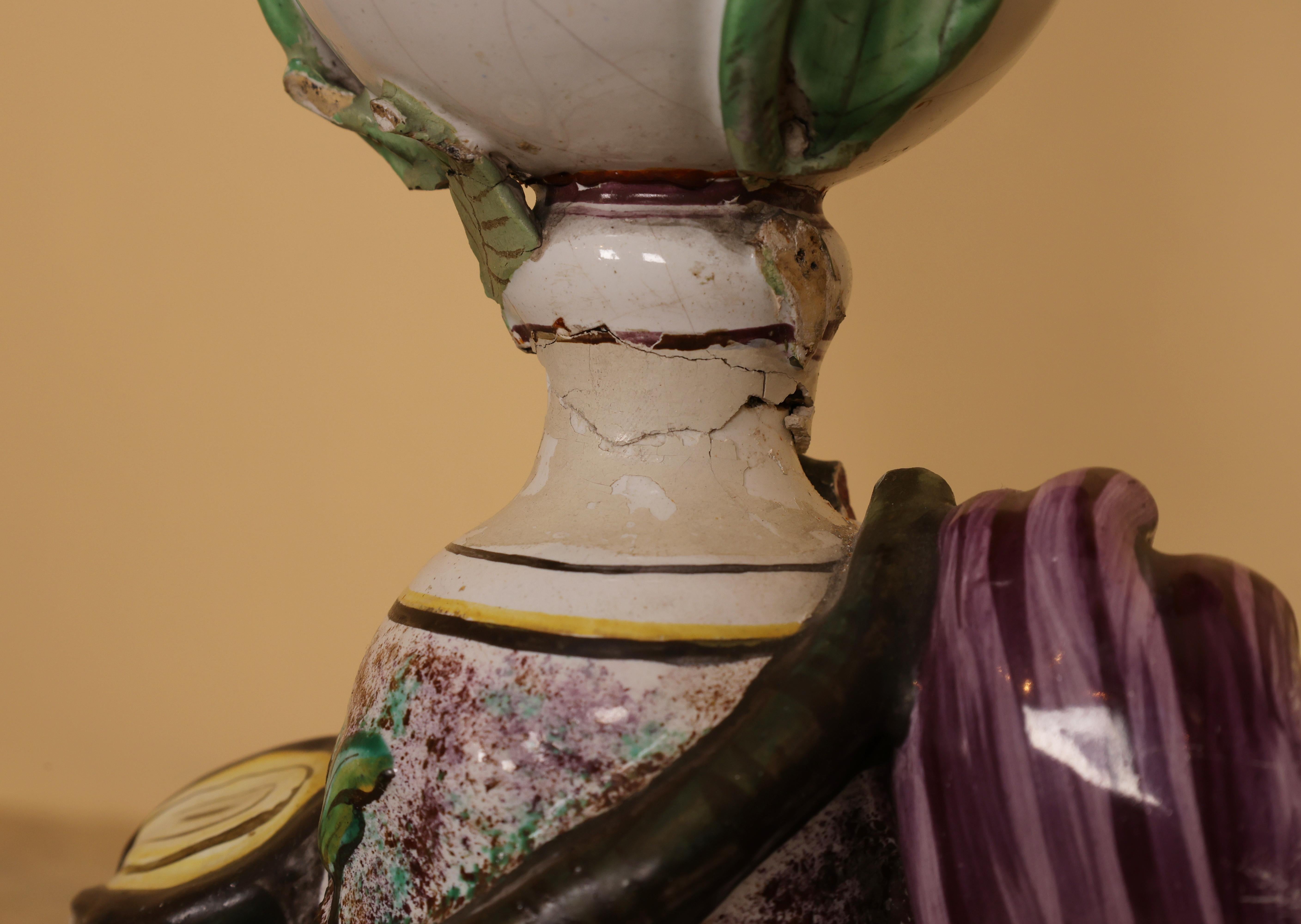 Fino al XVIII secolo Vaso da terrazza in maiolica del XVIII secolo in vendita