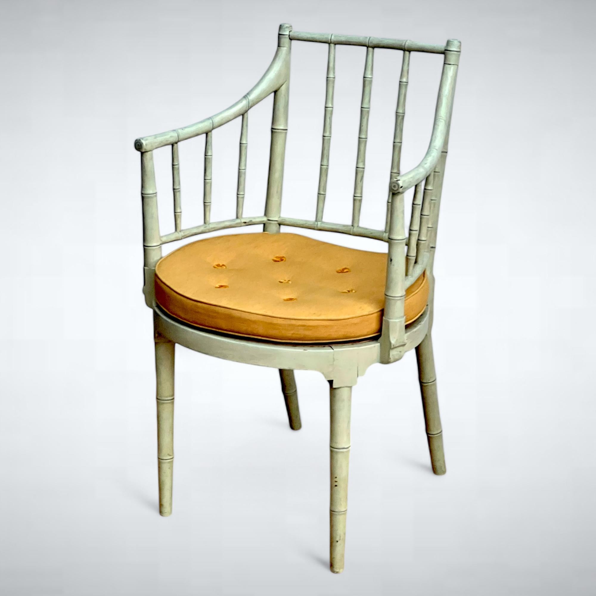 Fauteuil en faux bambou du 18ème siècle, vers 1800 Bon état - En vente à Richmond, London