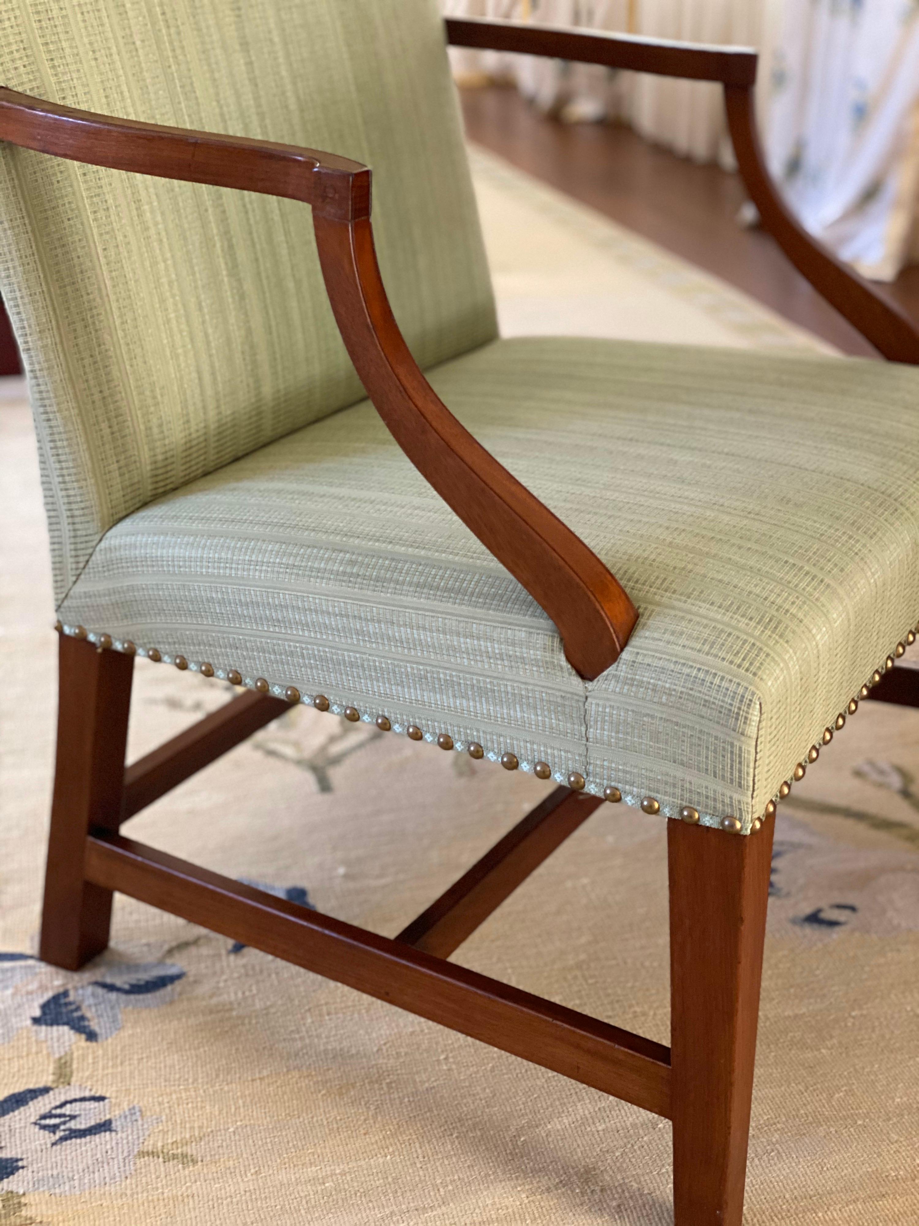 18th century federal Hepplewhite lolling chair,
Massachusetts, Probably Boston or North Shore, Circa 1790
Primary wood: Mahogany
Secondary wood: Maple, pine
Covered in textured and striaed green fabric, very good condition.
Measures: 26