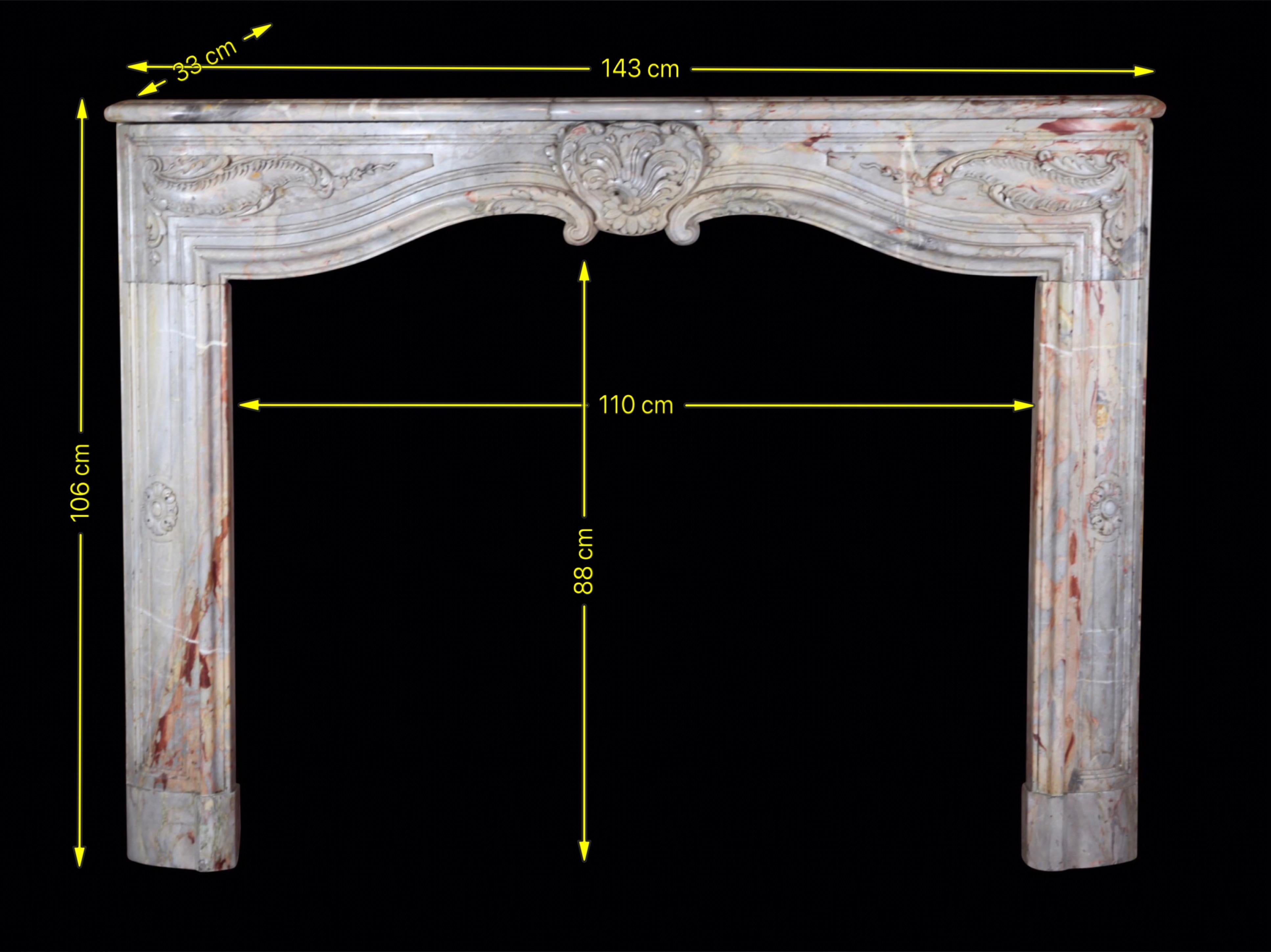 18th Century Fine French Regency Fireplace Surround In Royal Saracolin Marble In Excellent Condition For Sale In Beervelde, BE