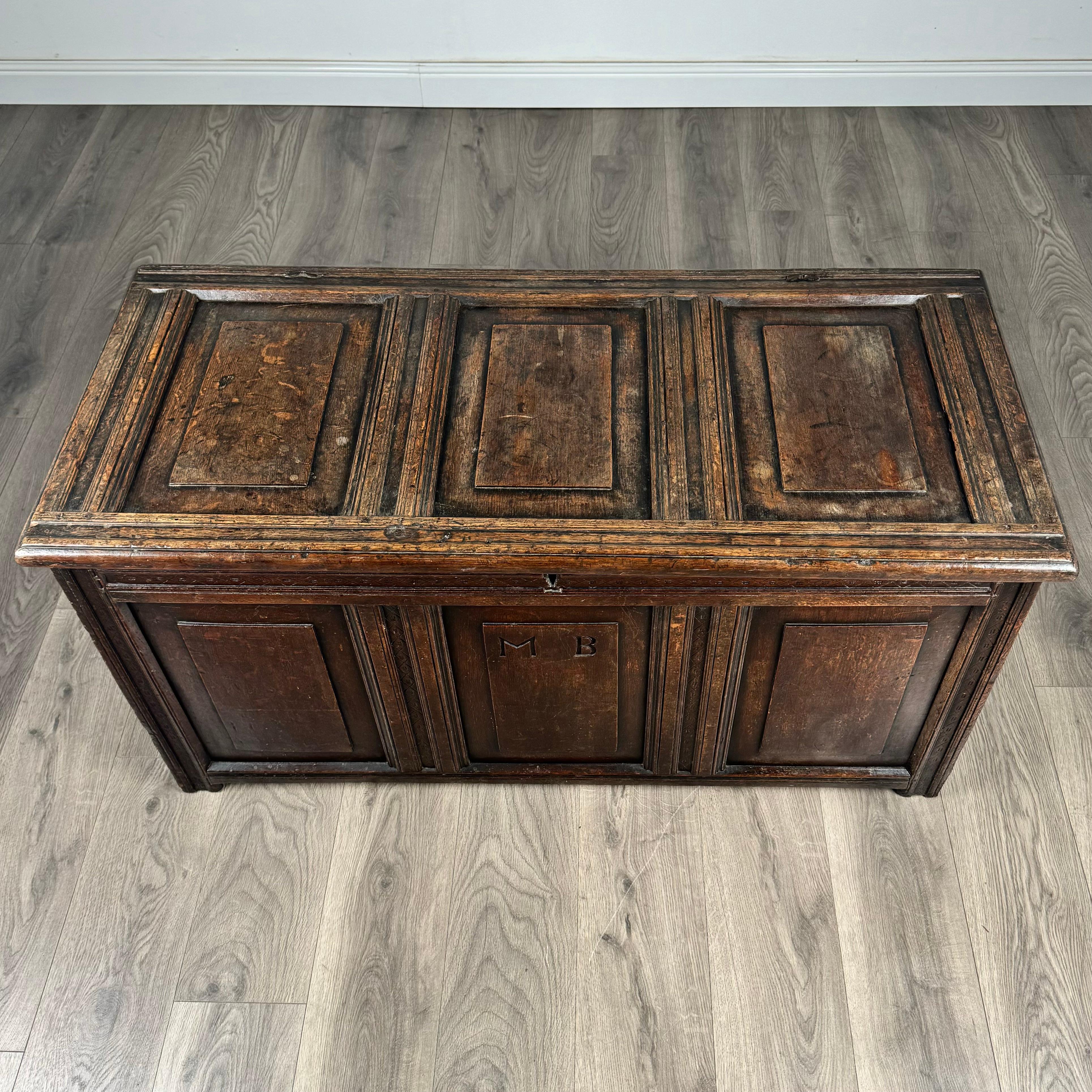 18th Century Fine Quality Coffer In Oak ( REF AF-3255 ) For Sale 6