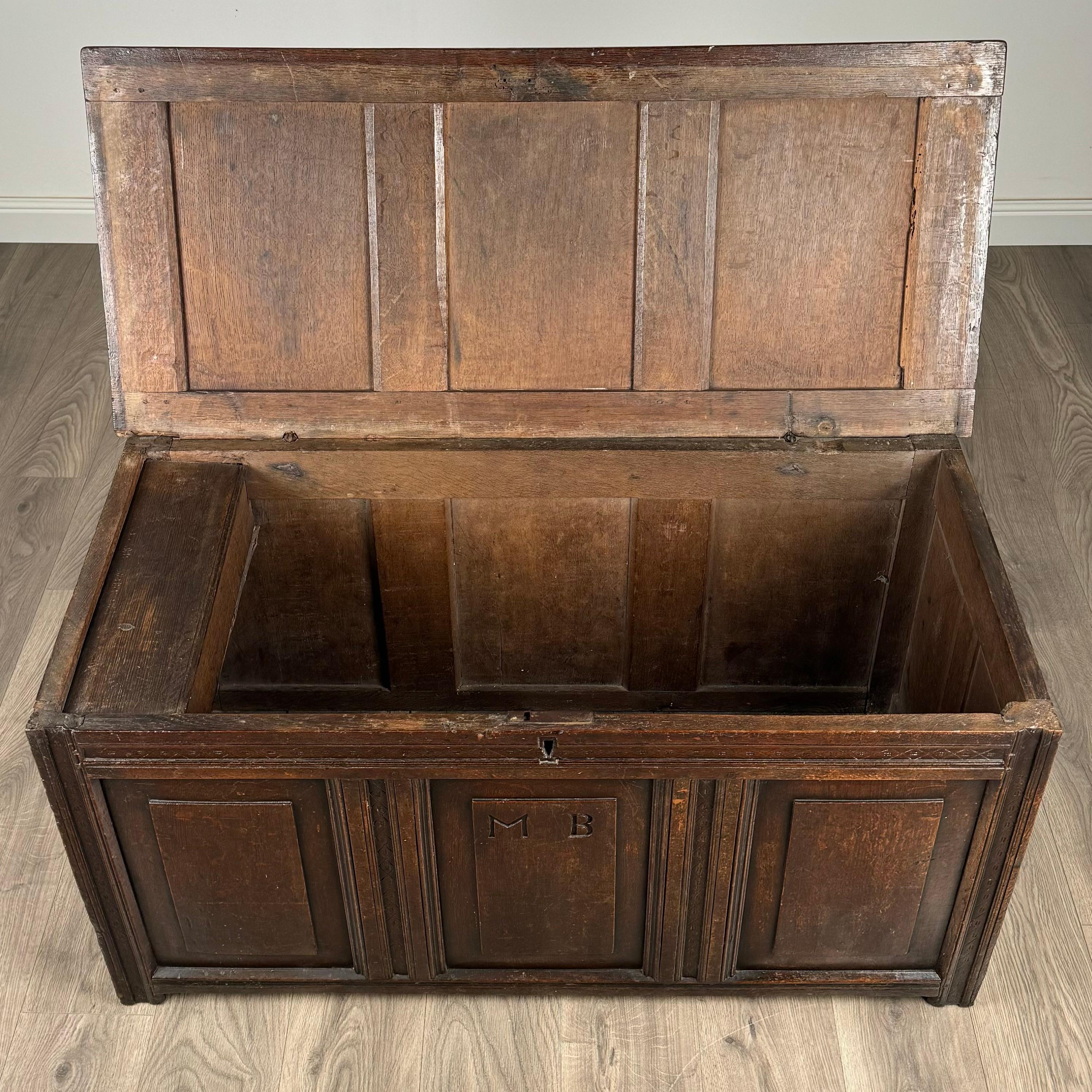 18th Century Fine Quality Coffer In Oak ( REF AF-3255 ) For Sale 7