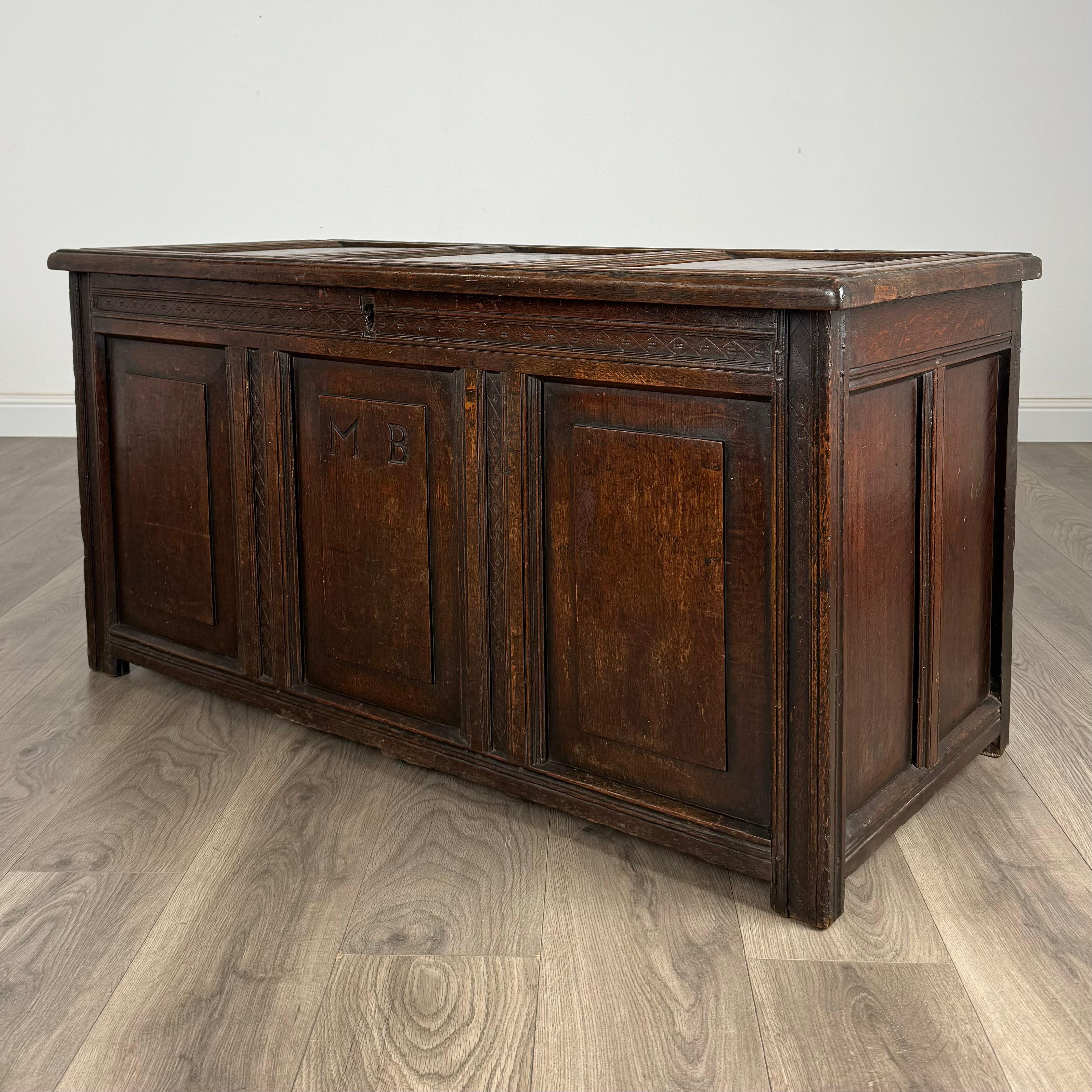 18th Century Fine Quality Coffer In Oak ( REF AF-3255 ) In Good Condition For Sale In Ledbury, GB