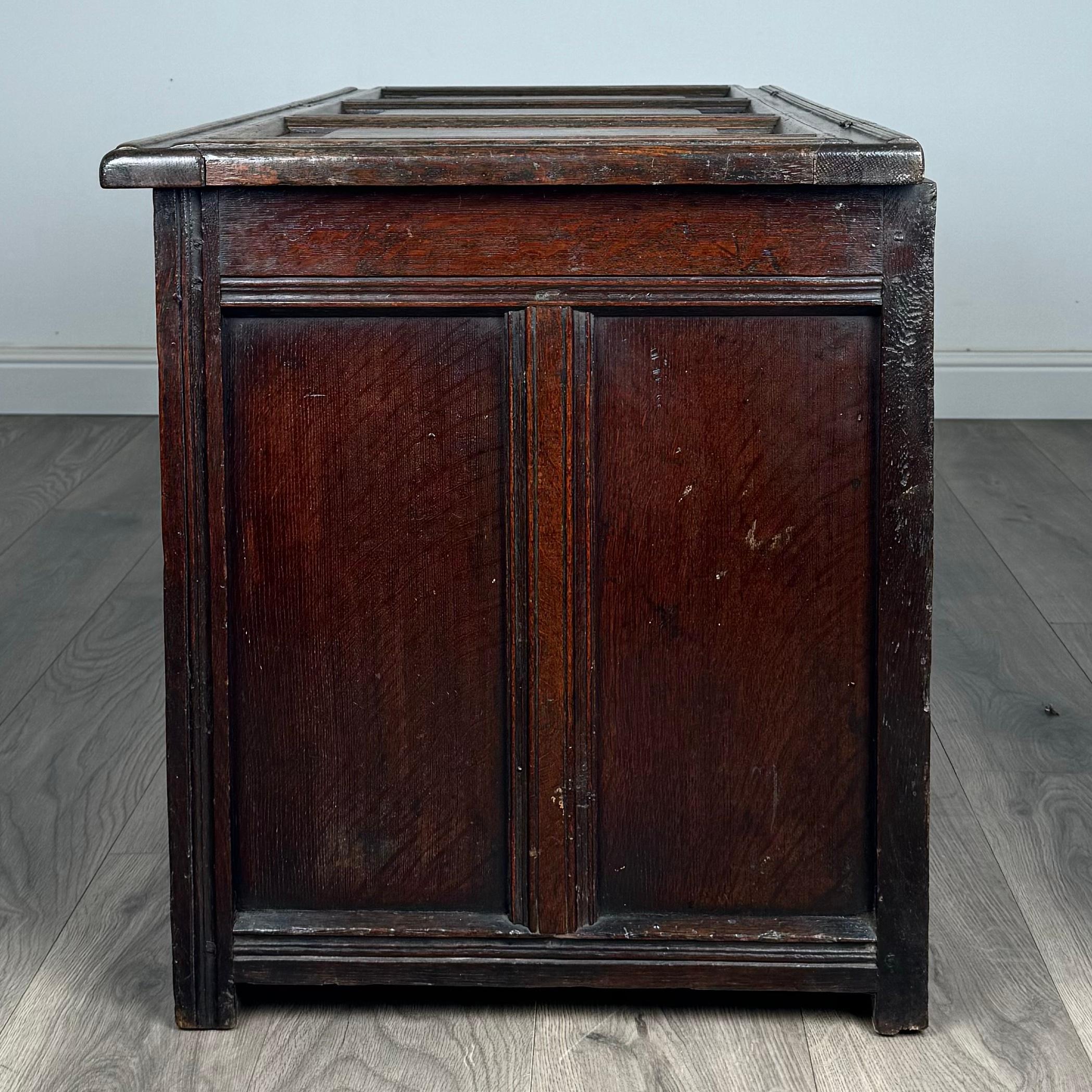 18th Century and Earlier 18th Century Fine Quality Coffer In Oak ( REF AF-3255 ) For Sale