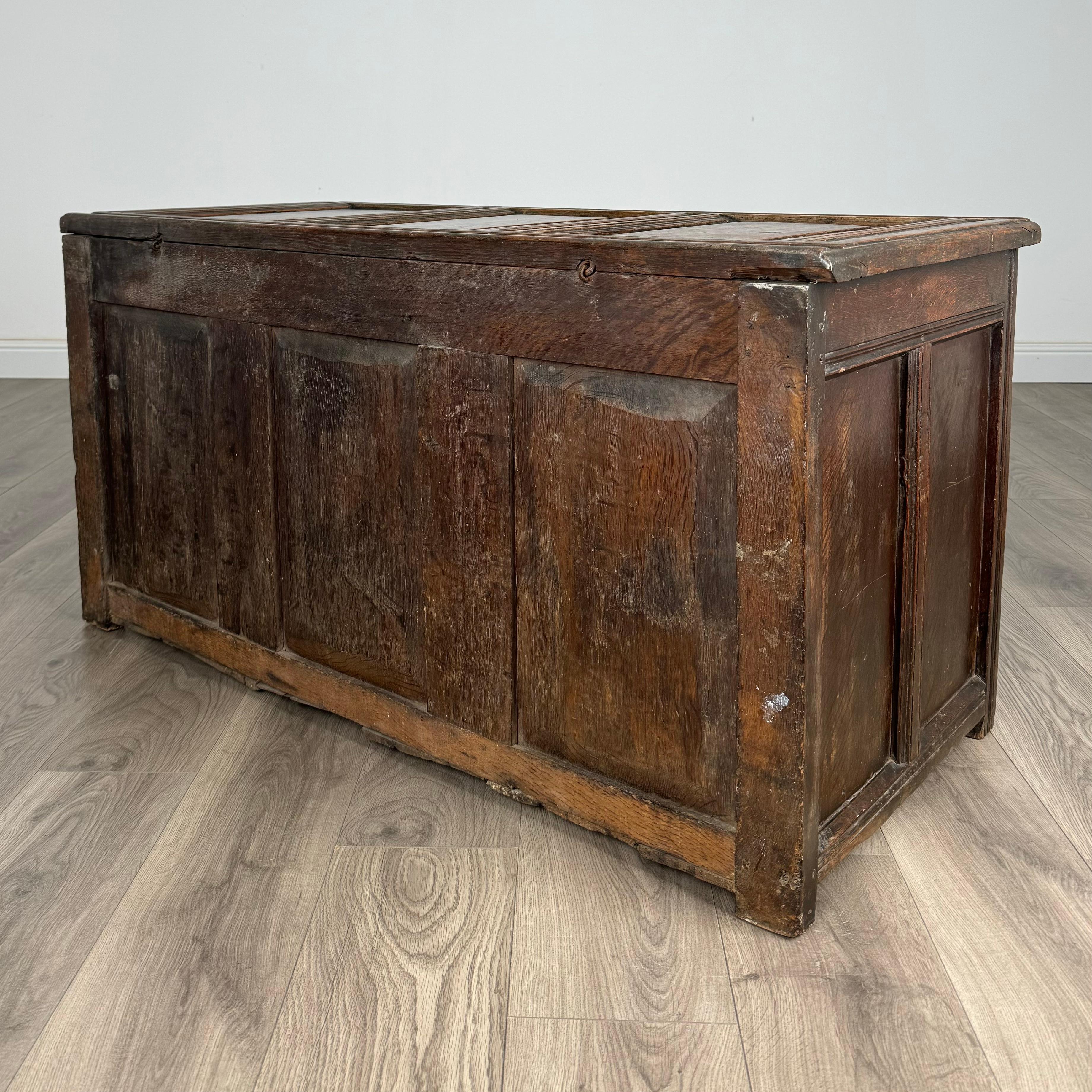 18th Century Fine Quality Coffer In Oak ( REF AF-3255 ) For Sale 3