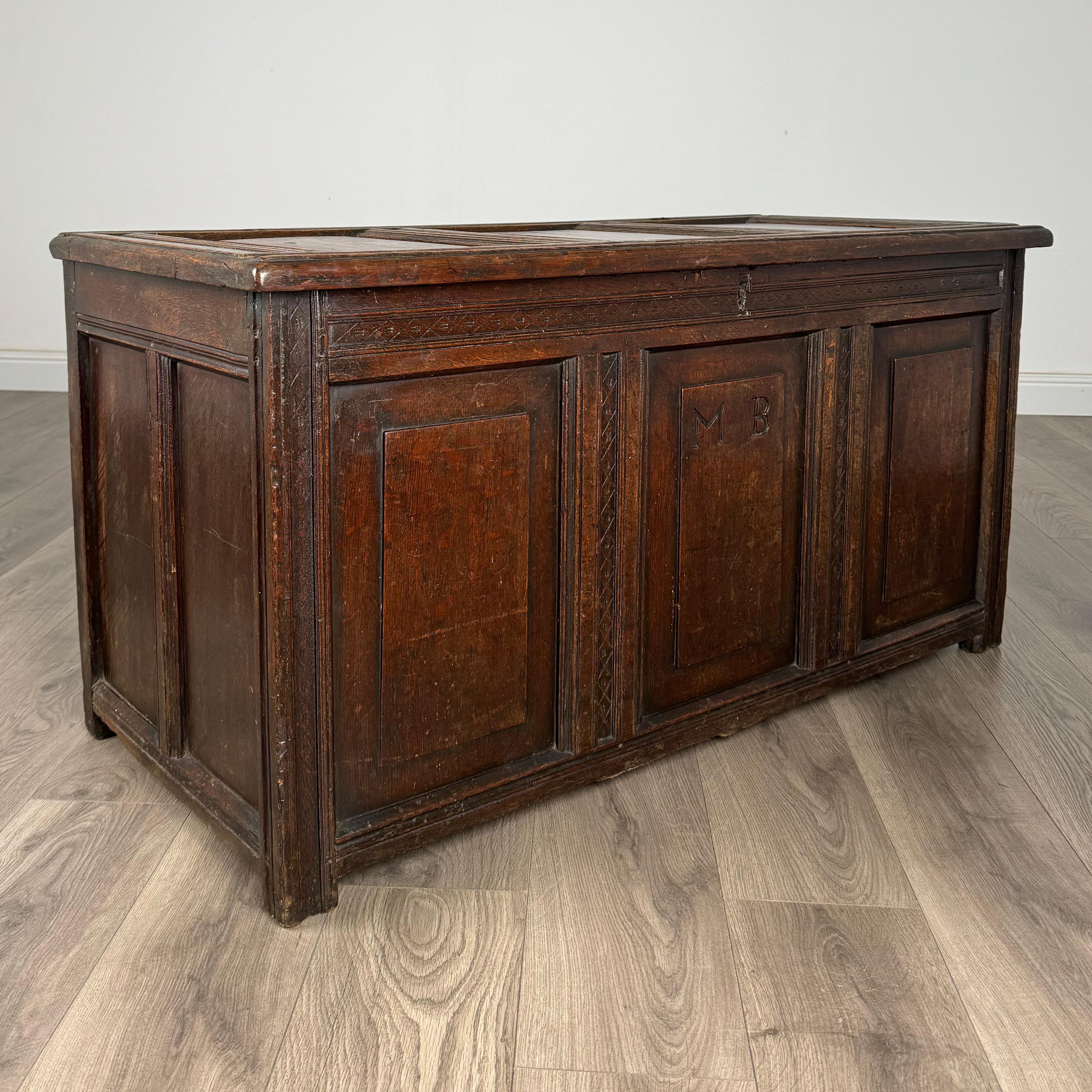 18th Century Fine Quality Coffer In Oak ( REF AF-3255 ) For Sale 5