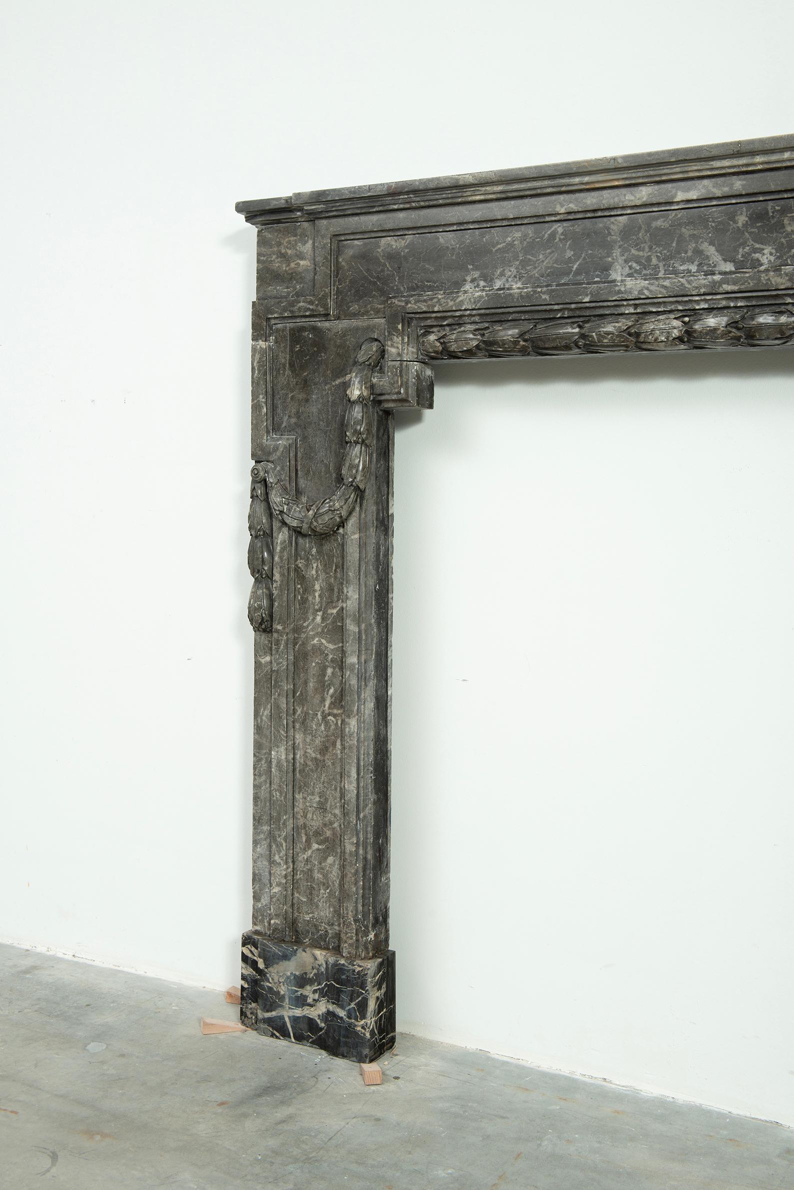 18th Century Fireplace Mantel in Gris d'Ardenne Marble For Sale 7