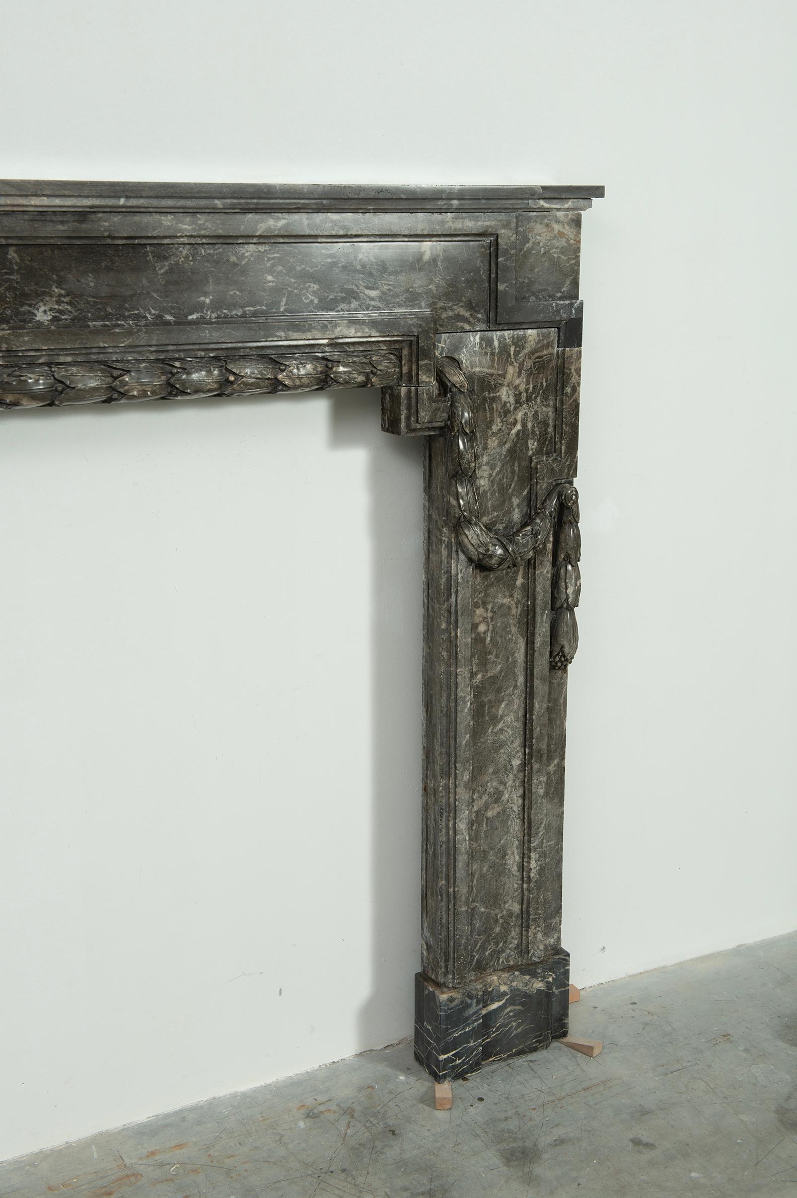 18th Century Fireplace Mantel in Gris d'Ardenne Marble For Sale 10