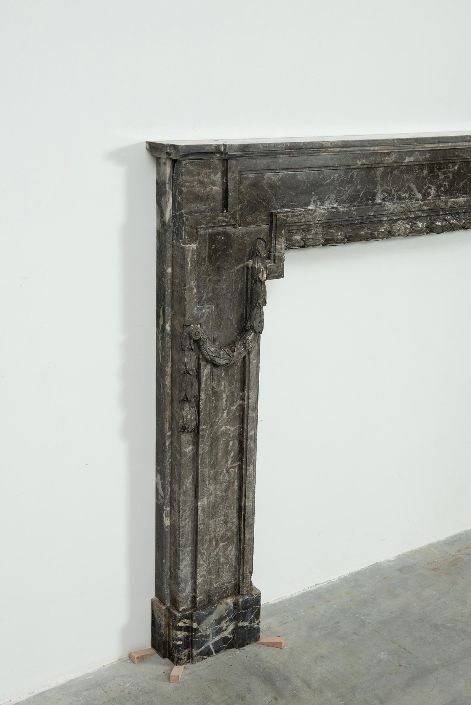 18th Century Fireplace Mantel in Gris d'Ardenne Marble For Sale 1