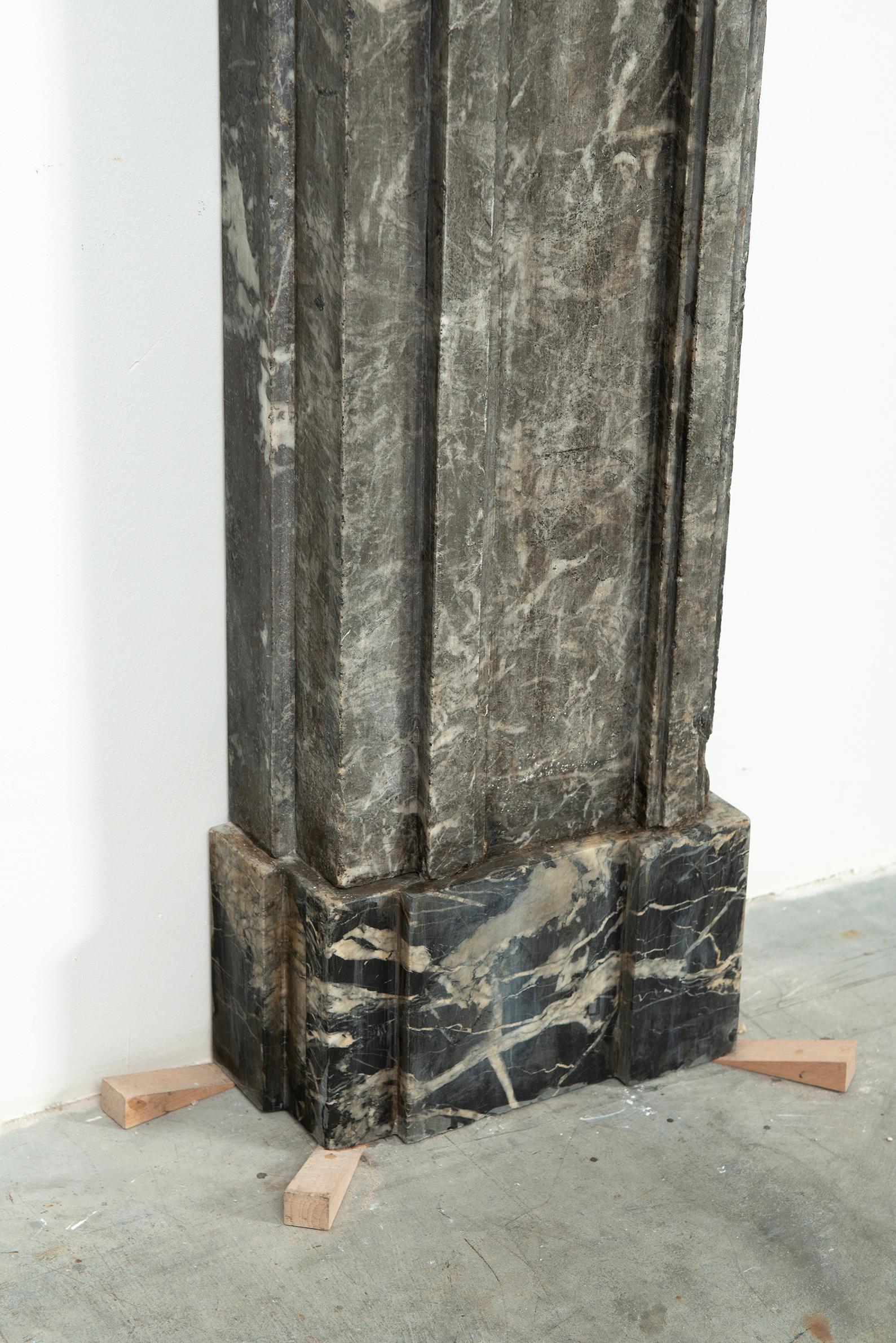 18th Century Fireplace Mantel in Gris d'Ardenne Marble For Sale 2