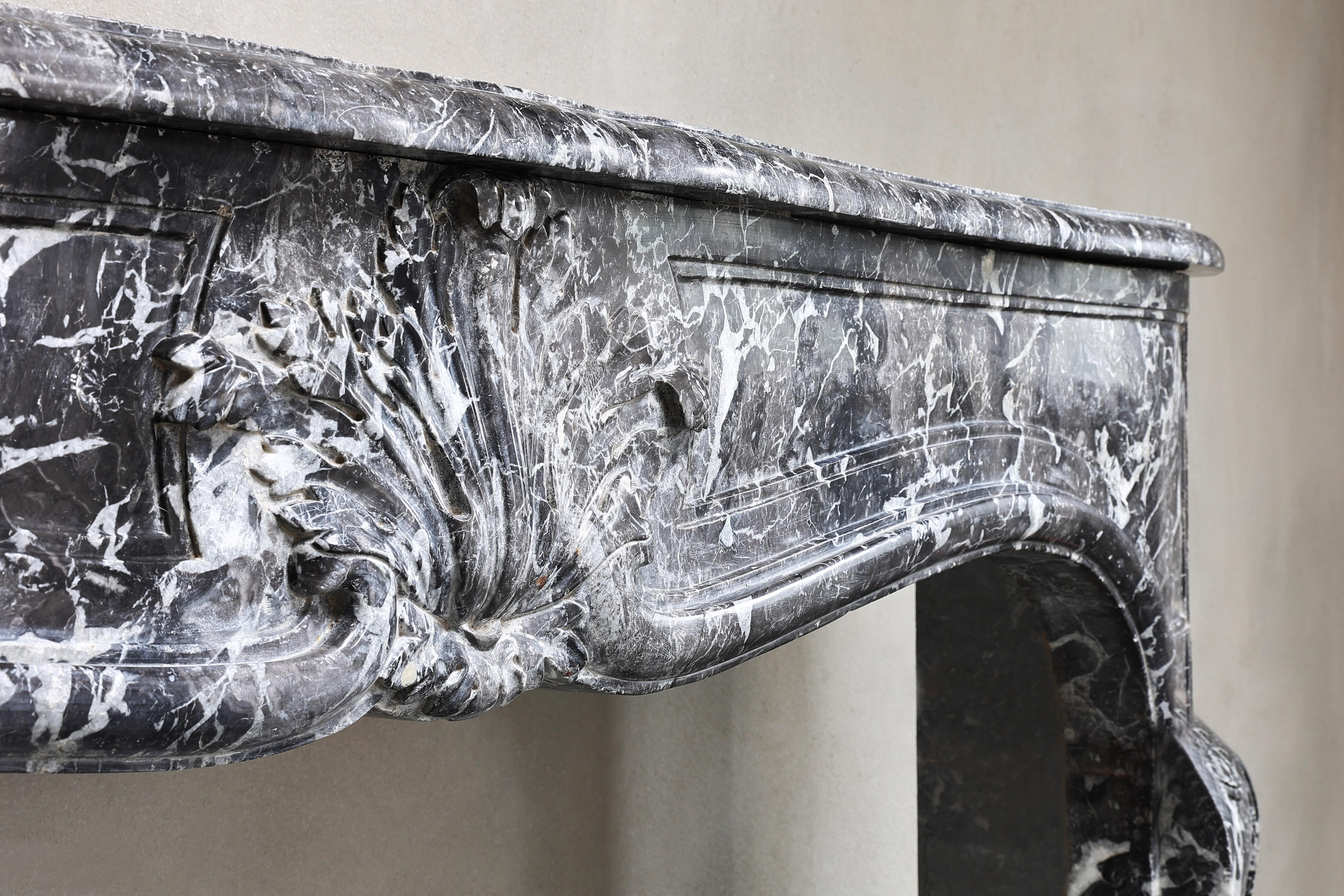 18th Century and Earlier 18th Century Fireplace of Saint Anna Marble from Belgium, in Louis XV Style For Sale