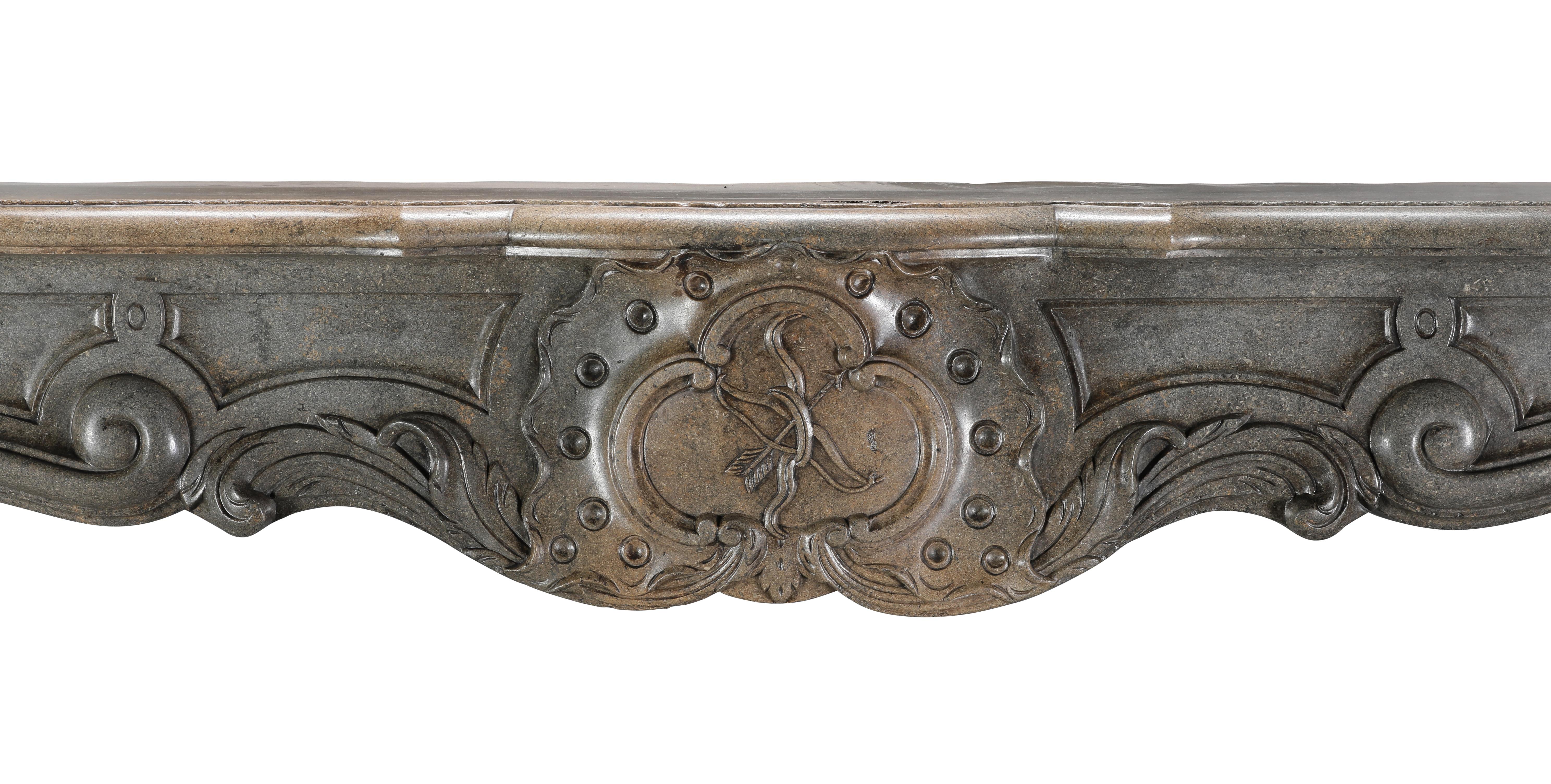 18th Century Fireplace Surround In Bicolour Stone From French Demeure For Sale 8
