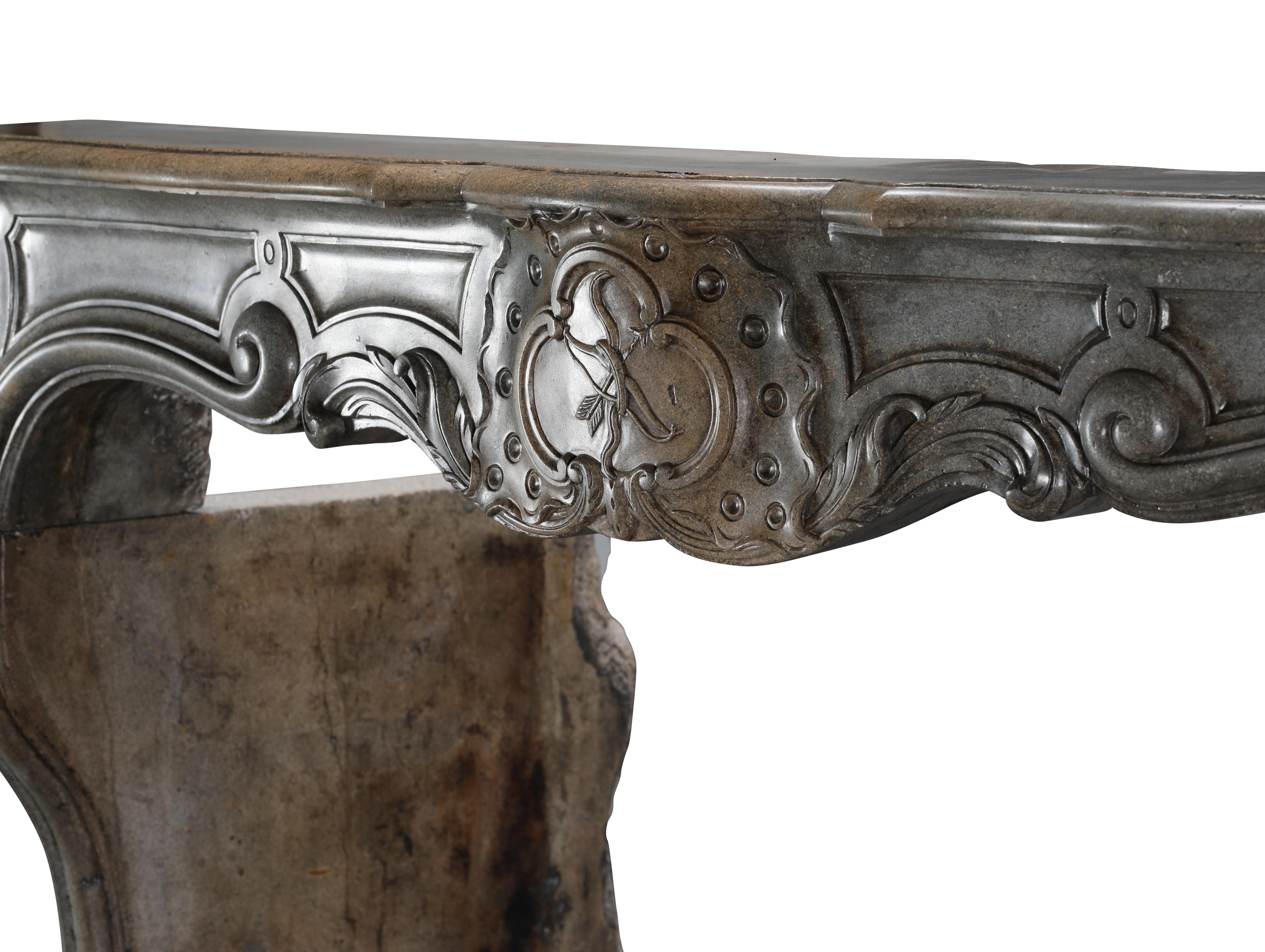 18th Century Fireplace Surround In Bicolour Stone From French Demeure For Sale 1