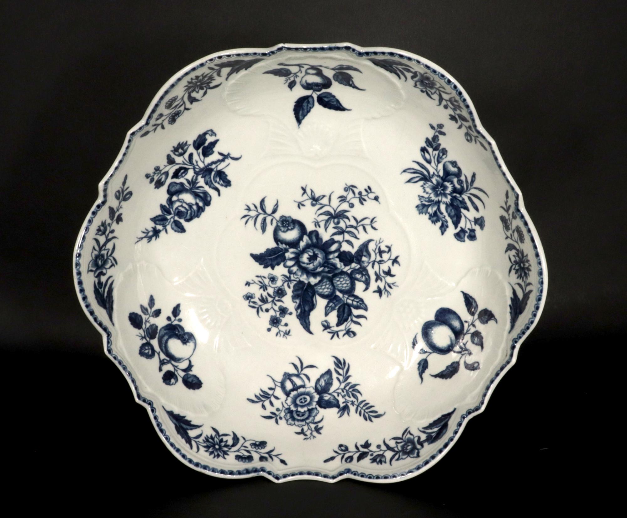 Georgian 18th Century First Period Worcester Porcelain Pine Cone Pattern Junket Dish For Sale