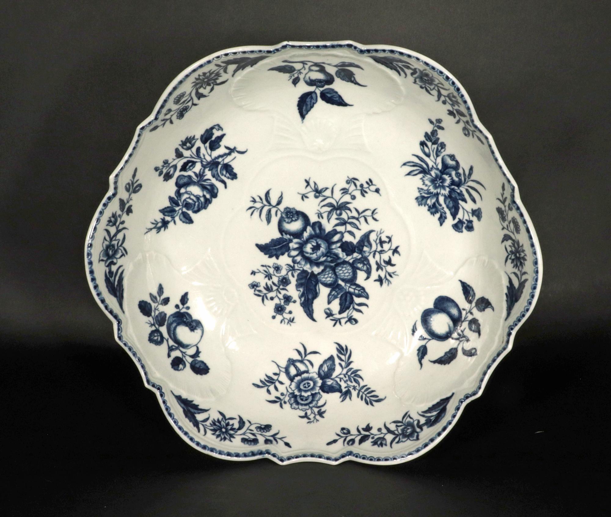 English 18th Century First Period Worcester Porcelain Pine Cone Pattern Junket Dish For Sale