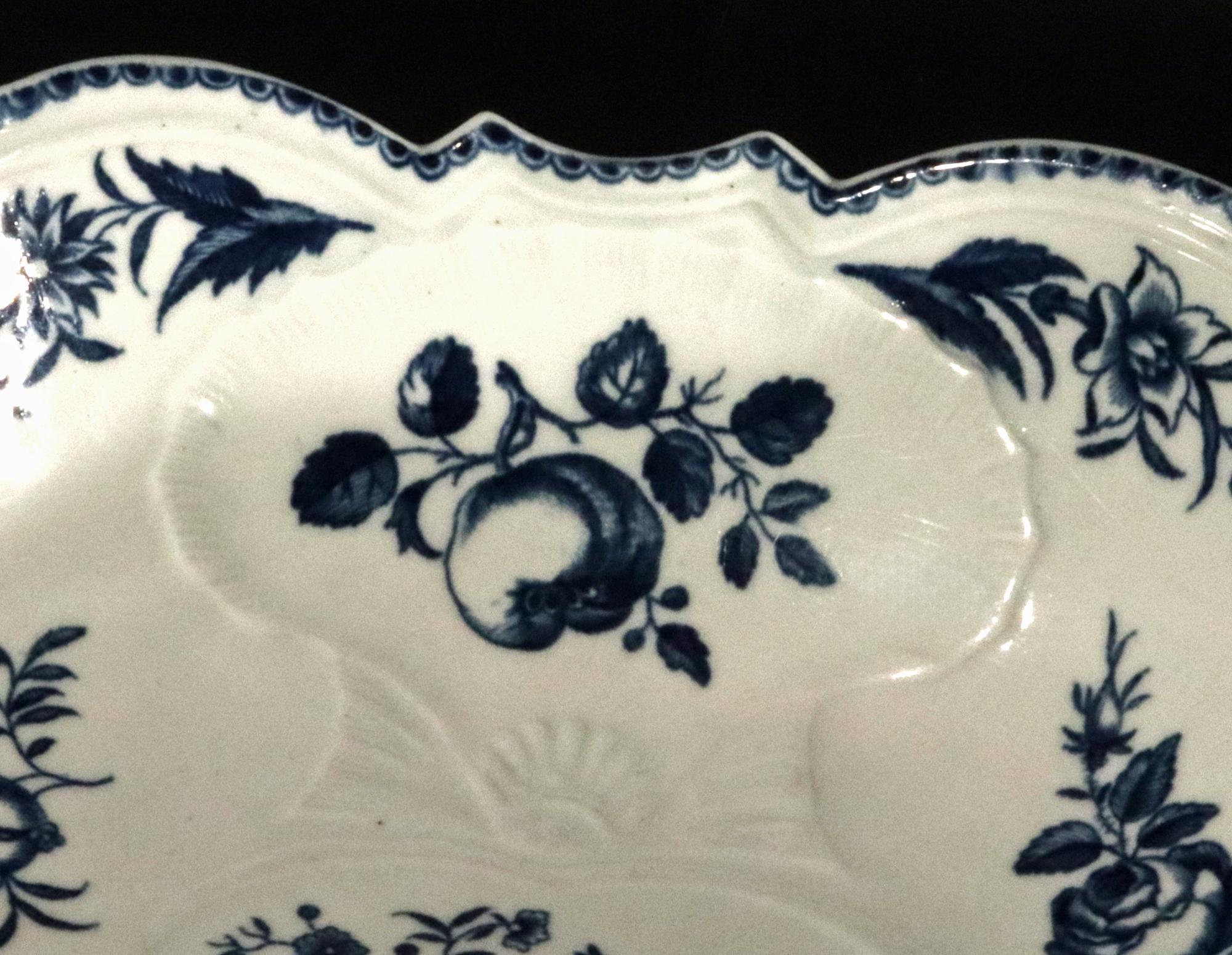18th Century First Period Worcester Porcelain Pine Cone Pattern Junket Dish For Sale 1
