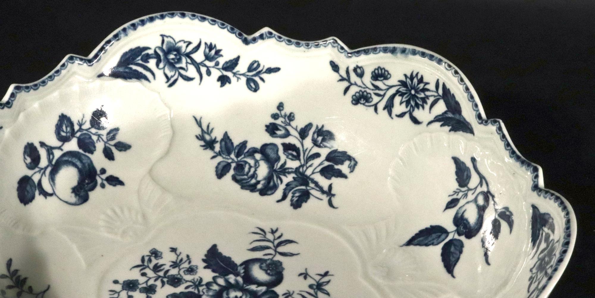 18th Century First Period Worcester Porcelain Pine Cone Pattern Junket Dish For Sale 2