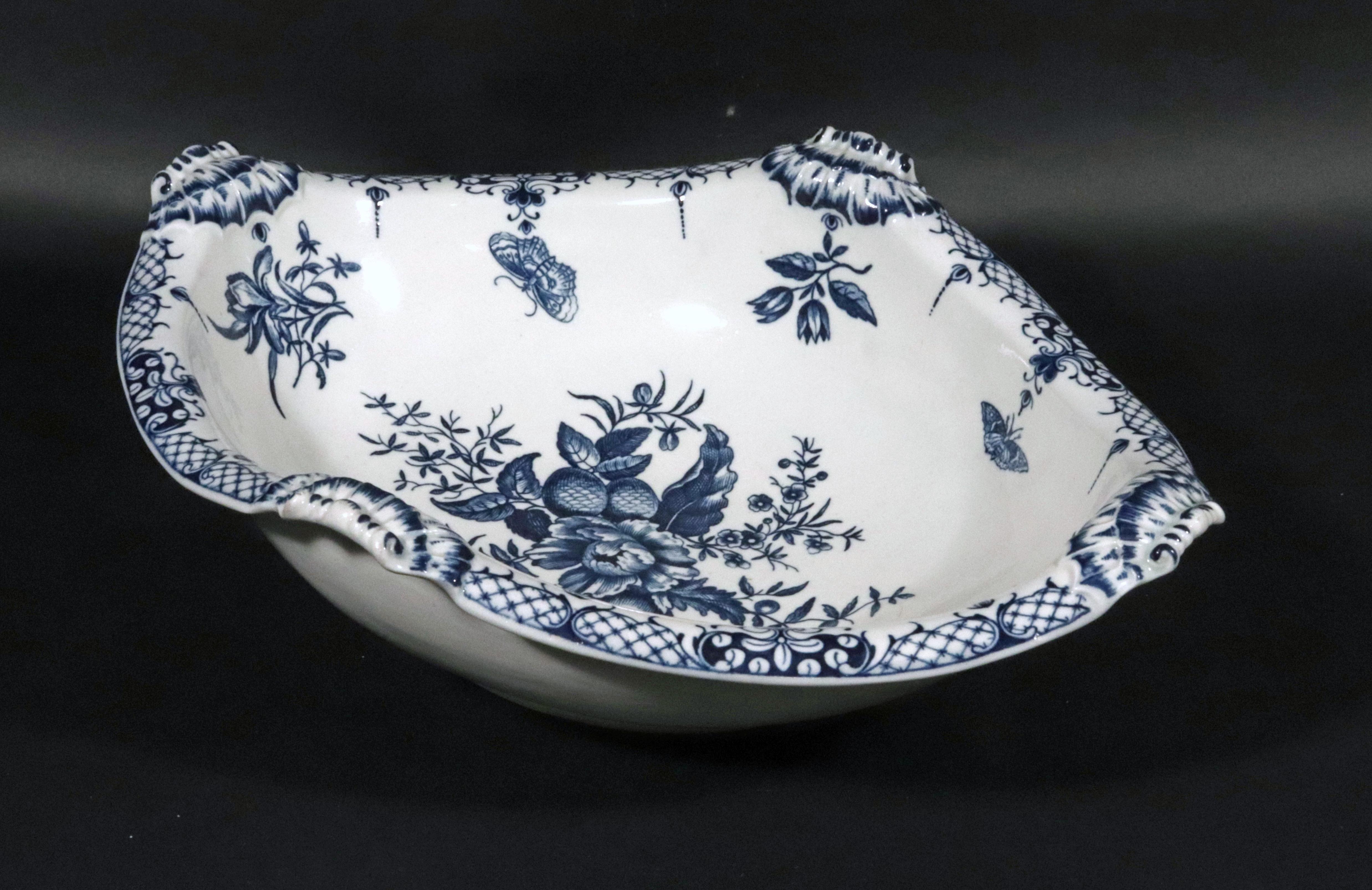 18th Century First Period Worcester Porcelain Pine Cone Pattern Shaped Basin For Sale 7