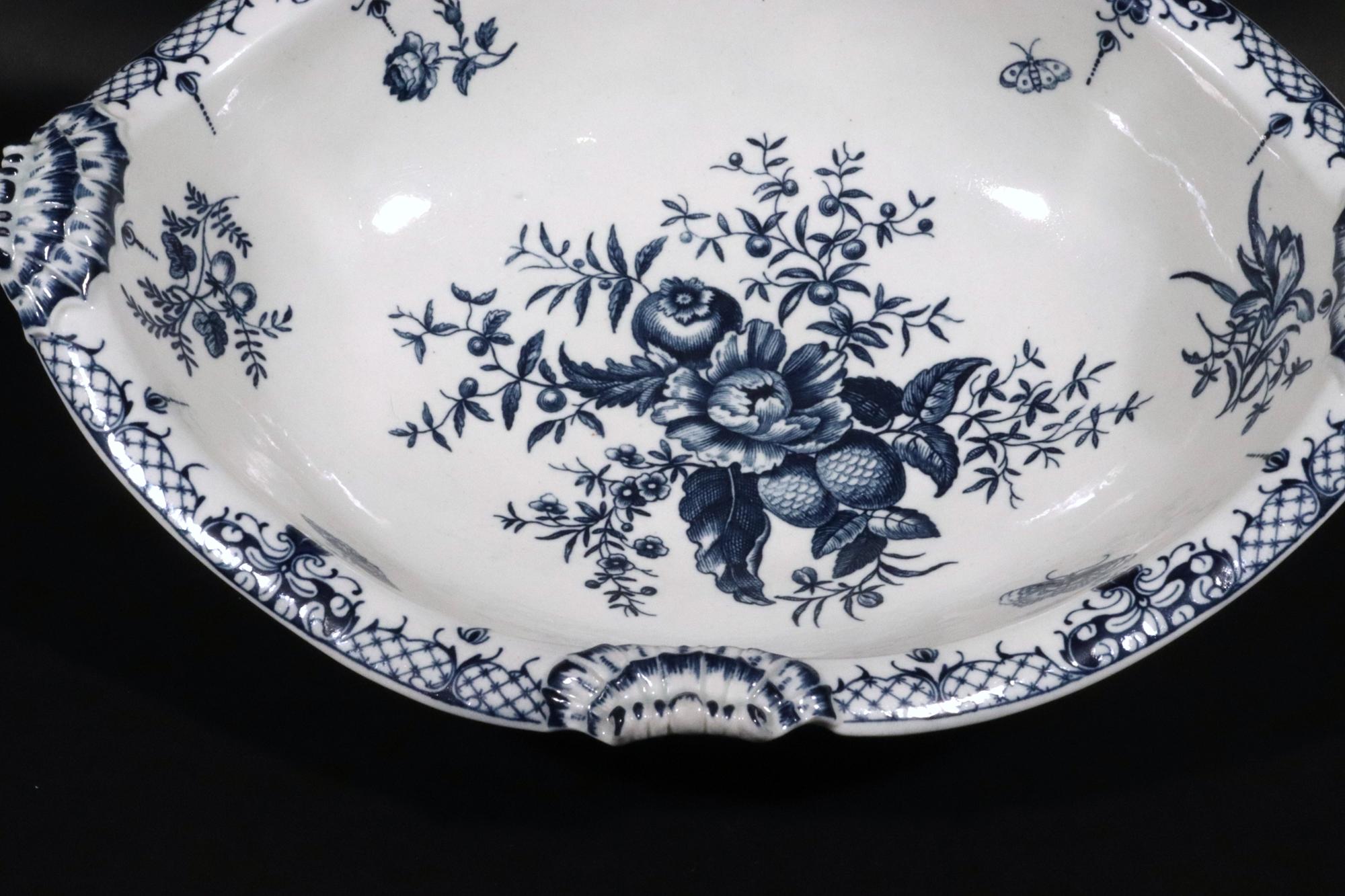 Ceramic 18th Century First Period Worcester Porcelain Pine Cone Pattern Shaped Basin For Sale