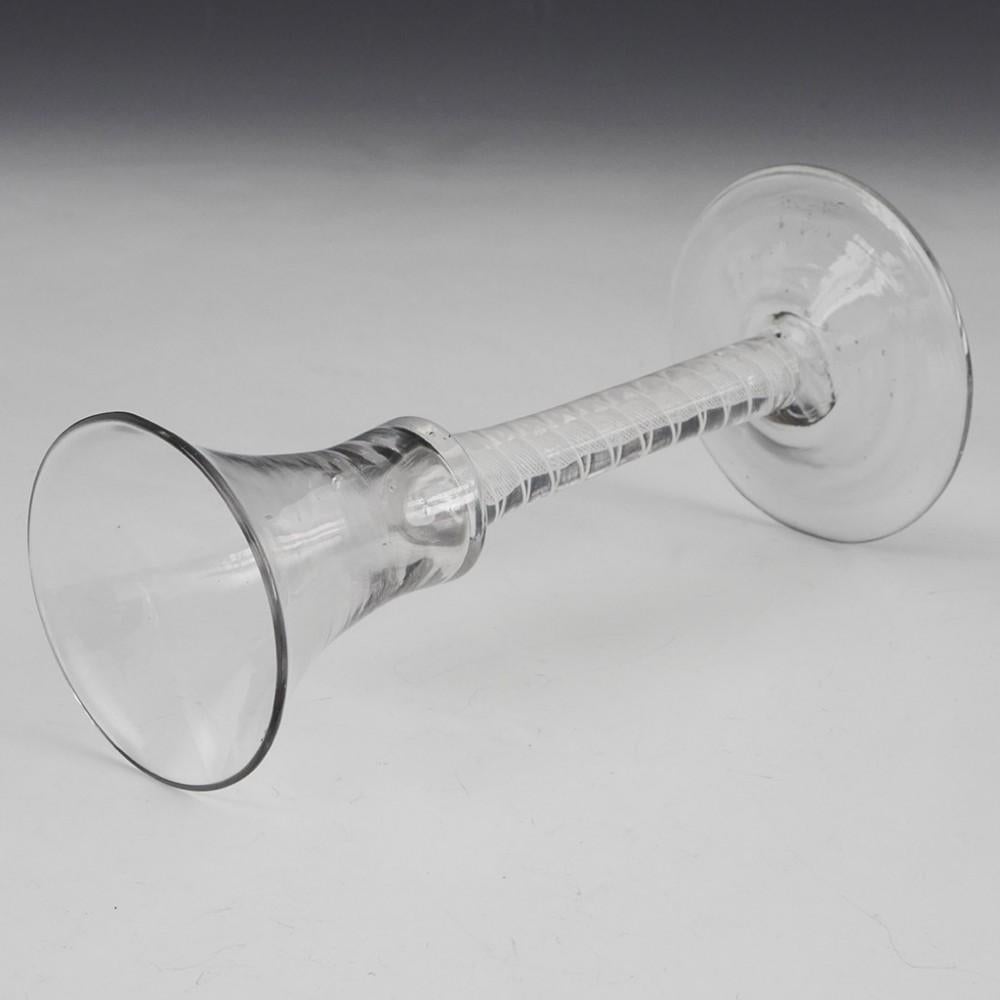 18. Jahrhundert Baumwolle Twist Weinglas c1760 (George II.) im Angebot