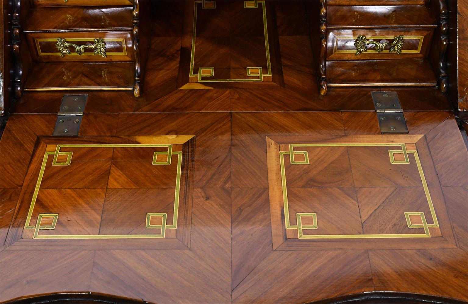 Antique Italian or Dutch Small Rococo Bombe Secretary Desk w/ Marquetry, c 1870 In Good Condition For Sale In Miami, FL