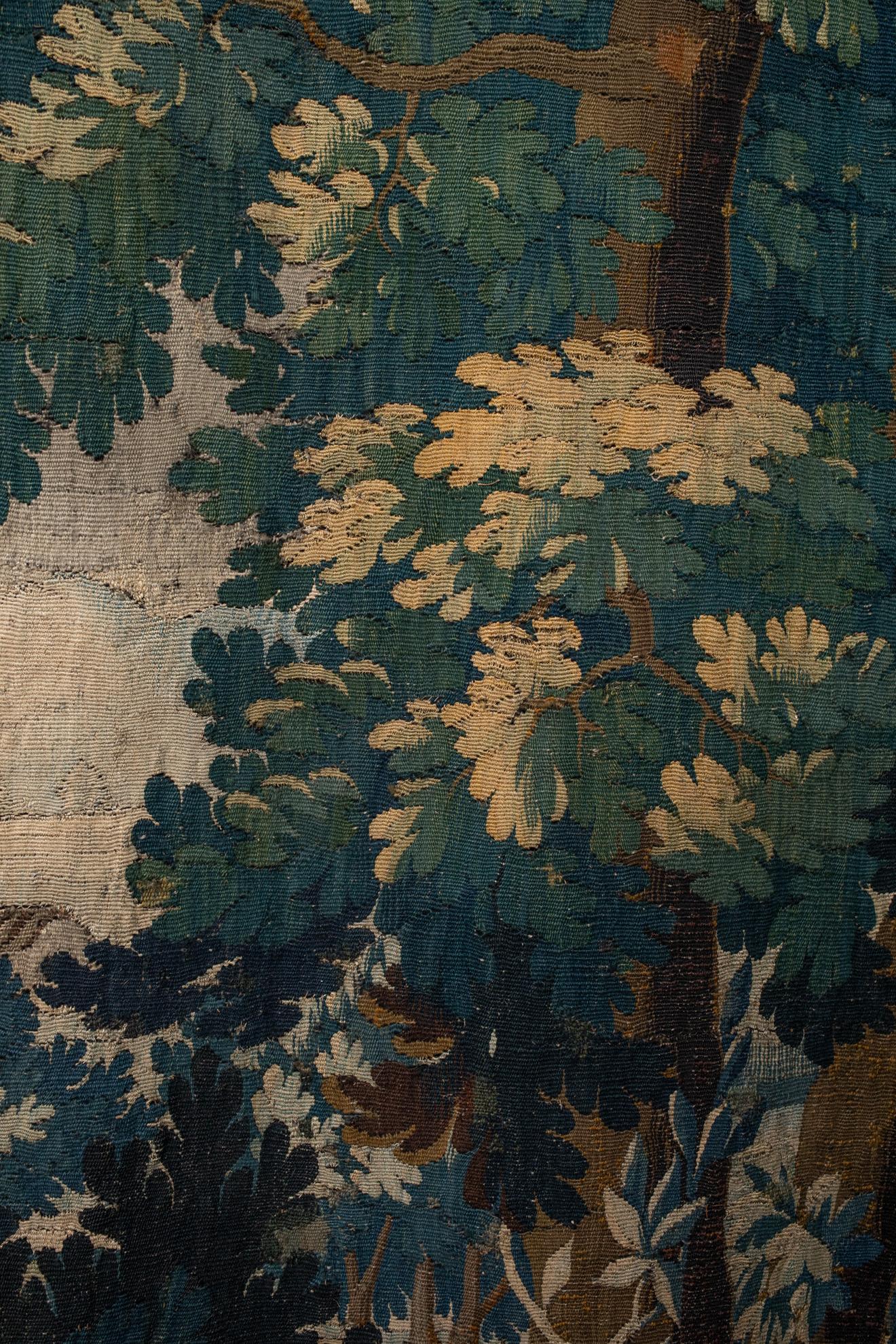 Noué à la main Tapisserie verticale à Verdure Flemish du 18ème siècle en vente