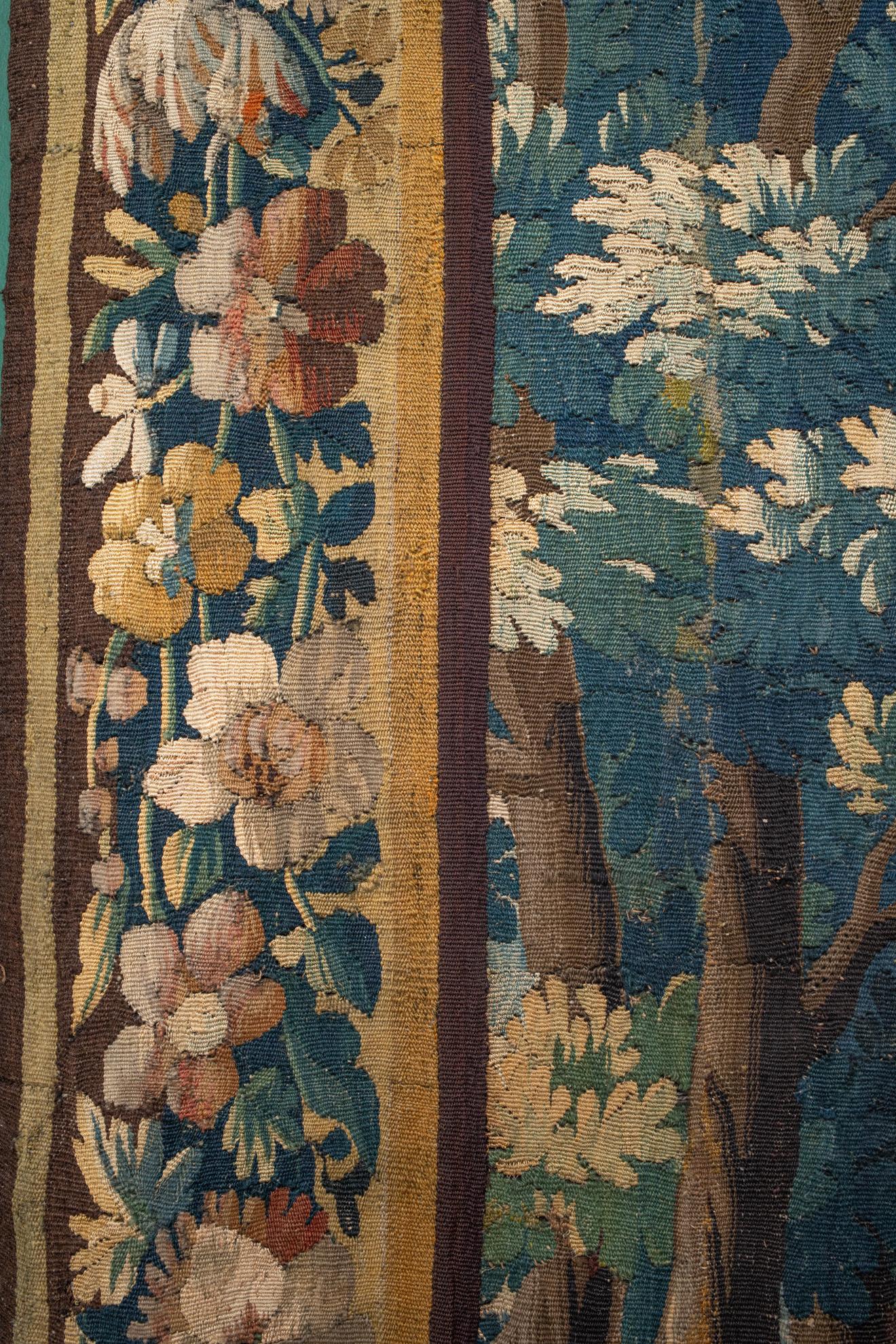 Tapisserie verticale à Verdure Flemish du 18ème siècle Bon état - En vente à Miami, FL