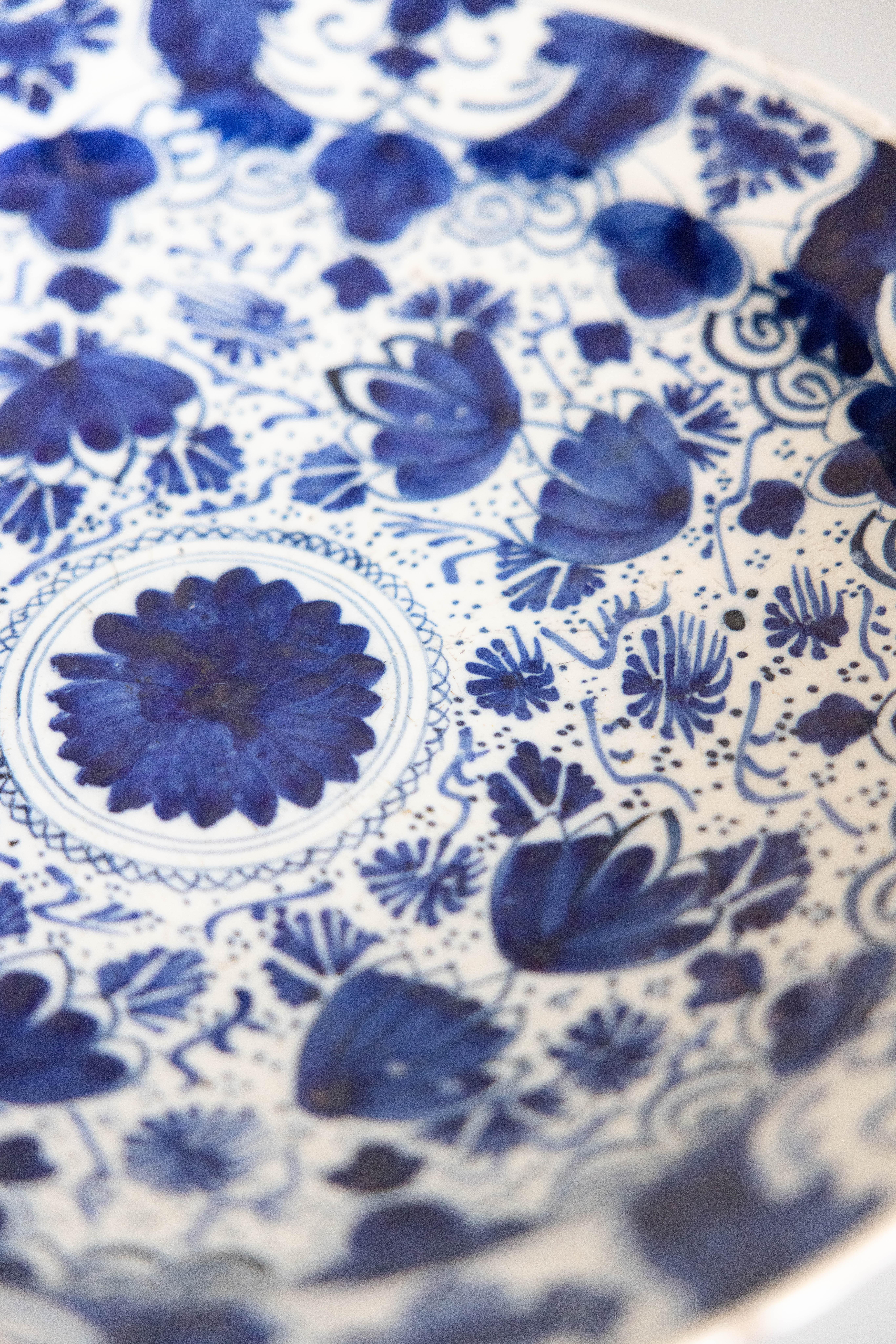 Cargador de Delft con motivos florales del siglo XVIII en Bueno estado para la venta en Pearland, TX