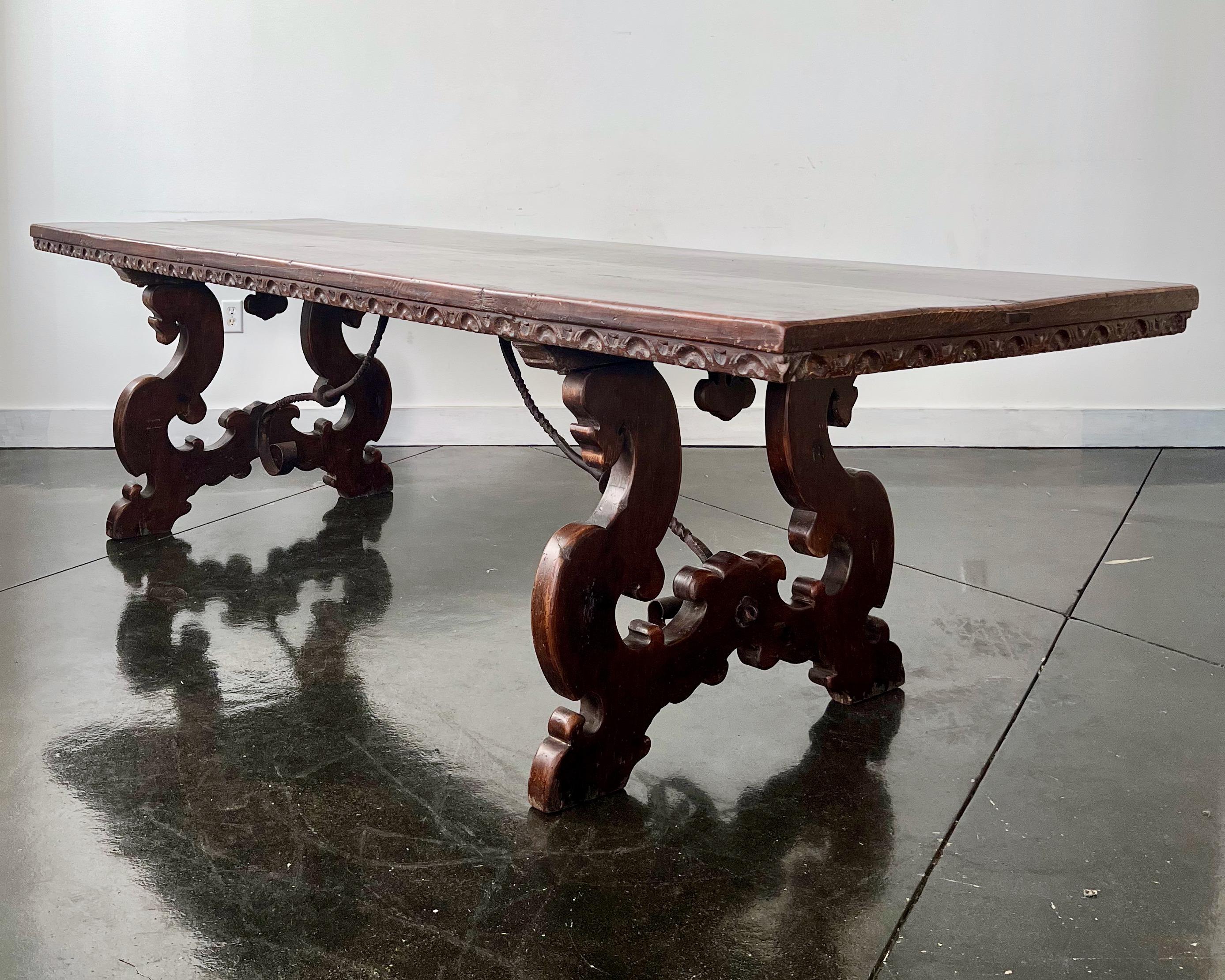 18th Century Florentine Italian Walnut Dining Table with Iron Stretcher  In Good Condition For Sale In Charleston, SC