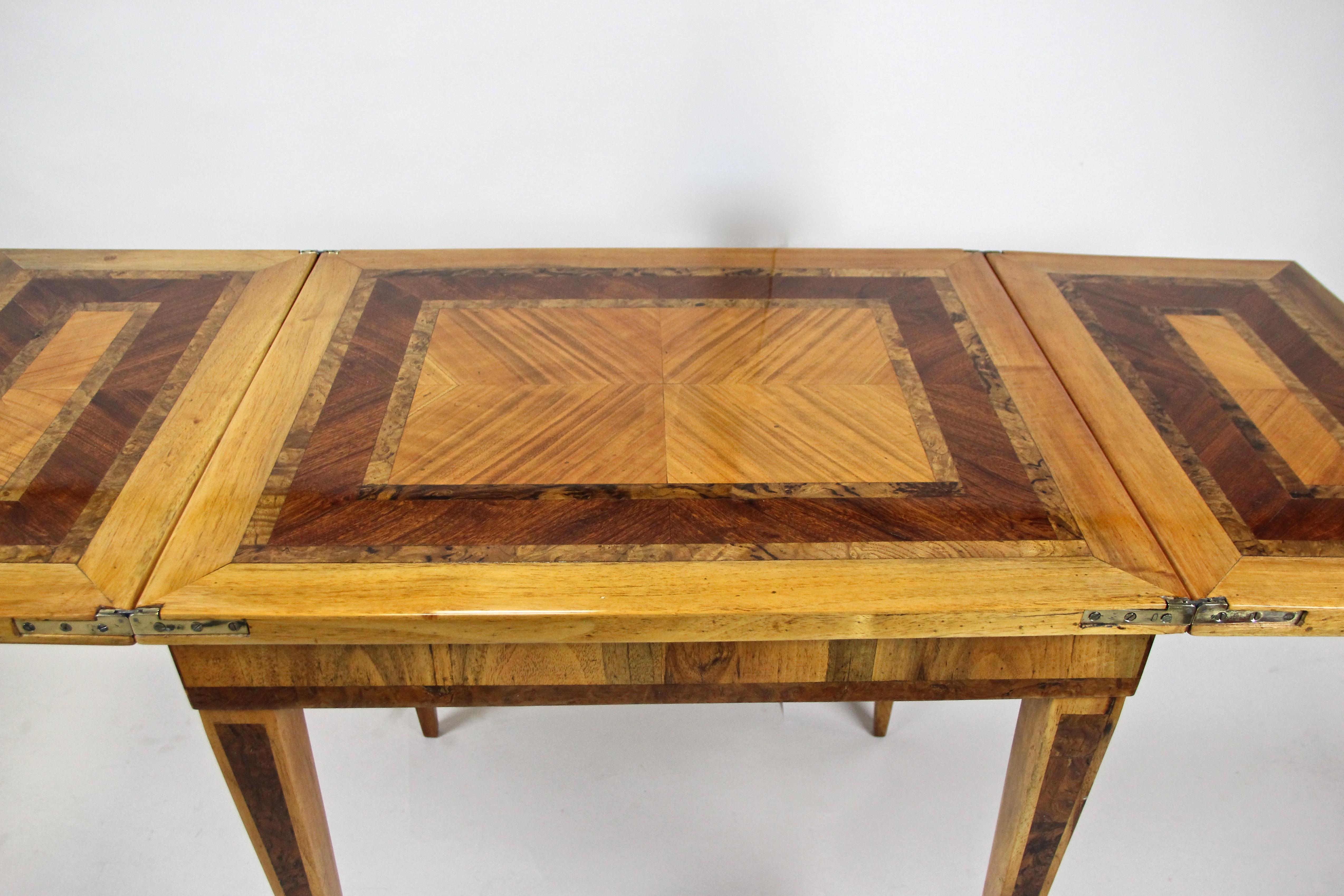 18th Century Folding Side Table Josephinism Period, Austria, circa 1790 In Good Condition In Lichtenberg, AT