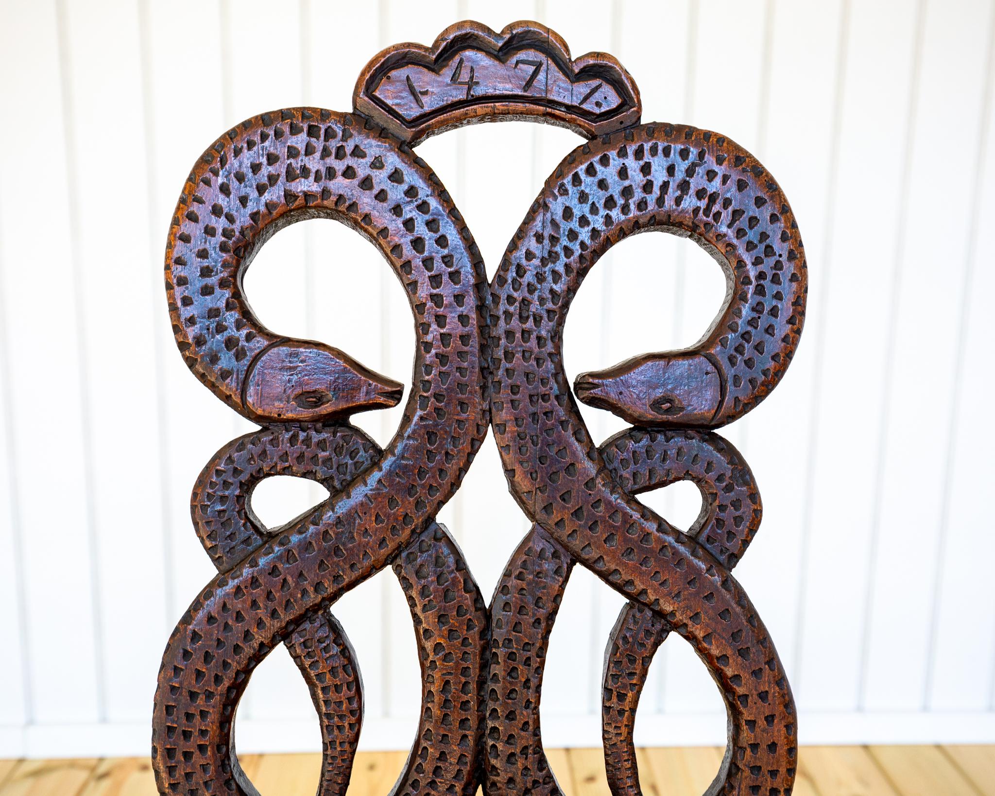 Artisanat Chaise d'appoint du 18ème siècle Art Carved Alpine Alsacienne Tyrolienne Sgabello en vente