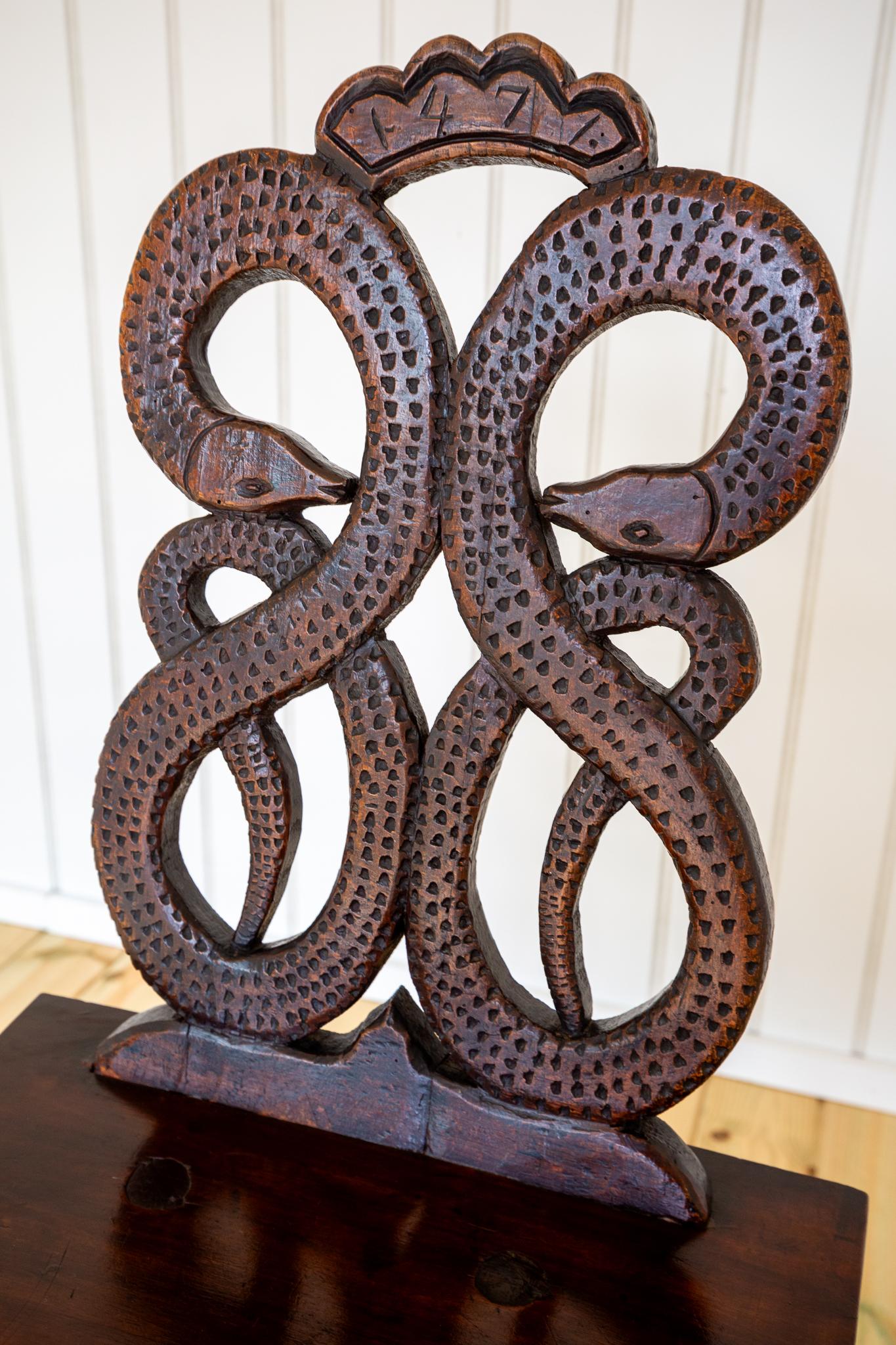 Fait main Chaise d'appoint du 18ème siècle Art Carved Alpine Alsacienne Tyrolienne Sgabello en vente