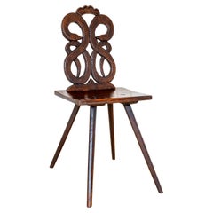 Chaise d'appoint du 18ème siècle Art Carved Alpine Alsacienne Tyrolienne Sgabello